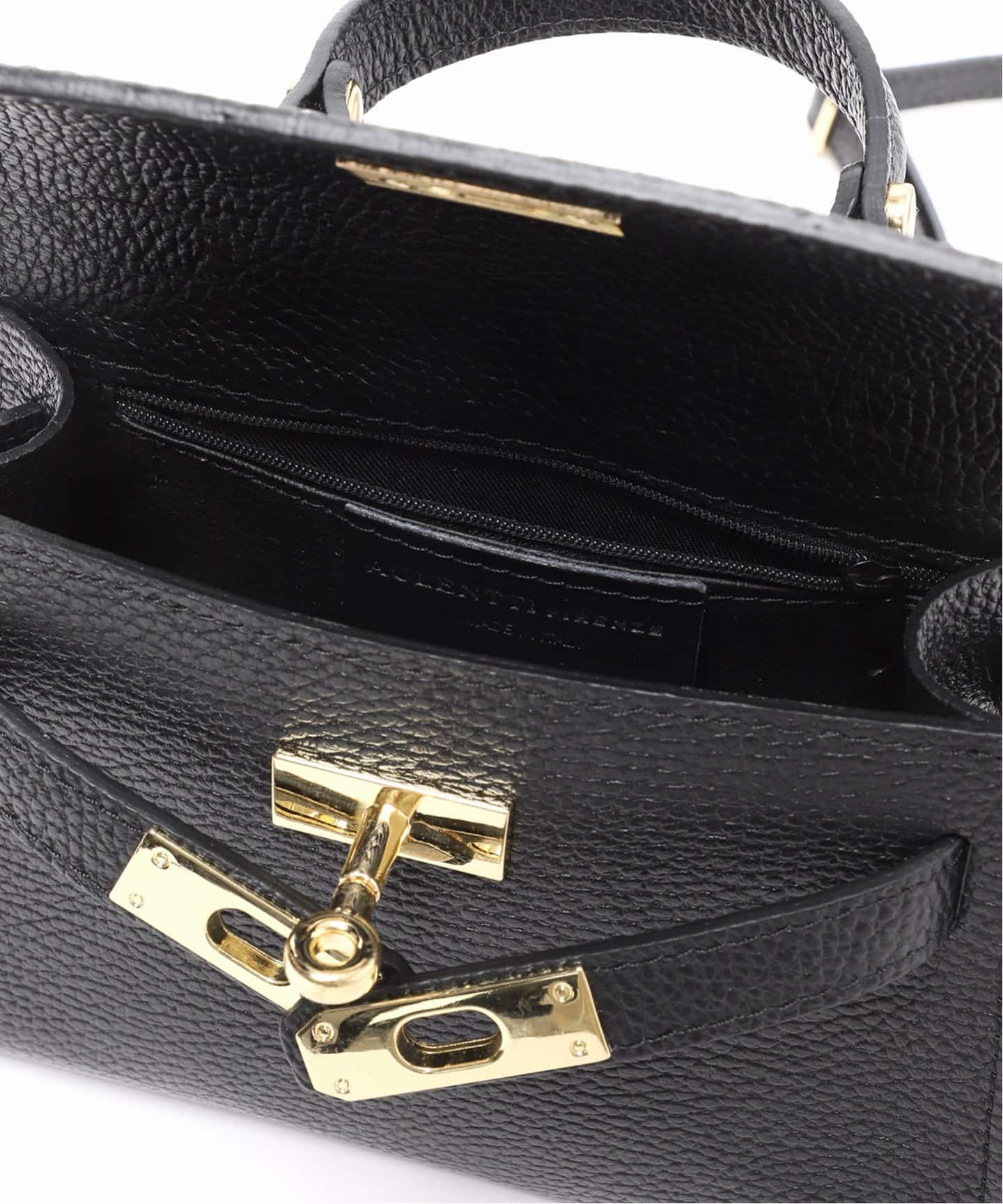 値下げAULENTTIオウレンティ金具スクエアショルダーバックB.C STOCK AULENTTI/オウレンティ】金具スクエアBAG（ショルダーバッグ