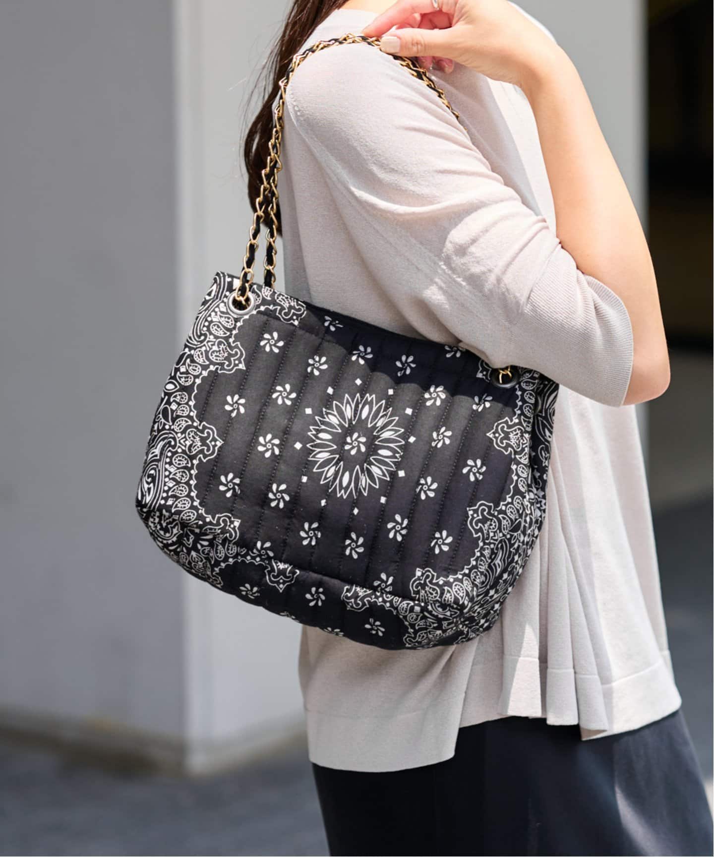MALUS/マリュスBandana quilting shoulder bag MALUS/マリュス】 Bandana quilting shoulder bag（トートバッグ）｜L