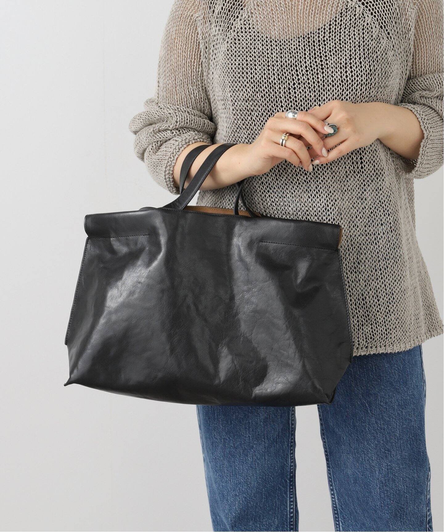 Bea Mombaers SHOPPER MIDI（ショルダーバッグ）｜FRAMeWORK（フレーム