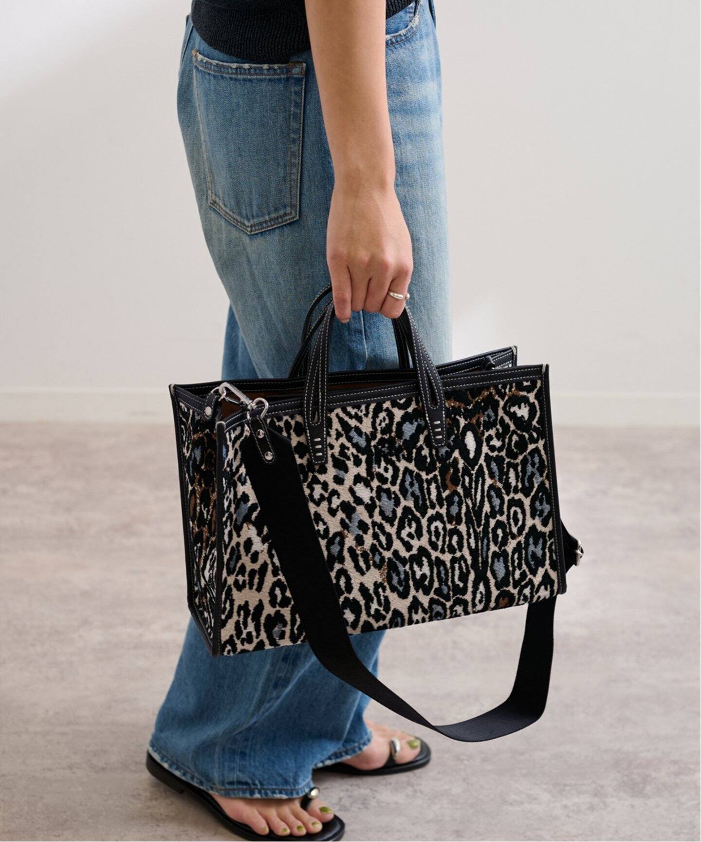 A VACATION BREAD M（レオパード）（トートバッグ）｜FRAMeWORK 