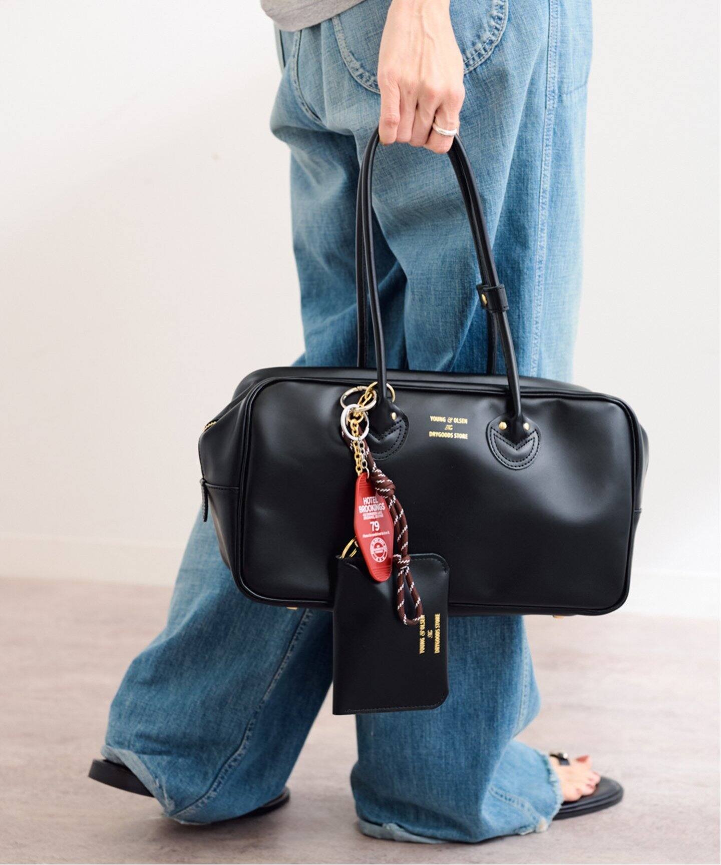 YOUNG&OLSEN 別注SMOOTH LEATHER ブラウン YOUNG&OLSEN 別注SMOOTH LEATHER STUDENT M KHWL（ハンドバッグ