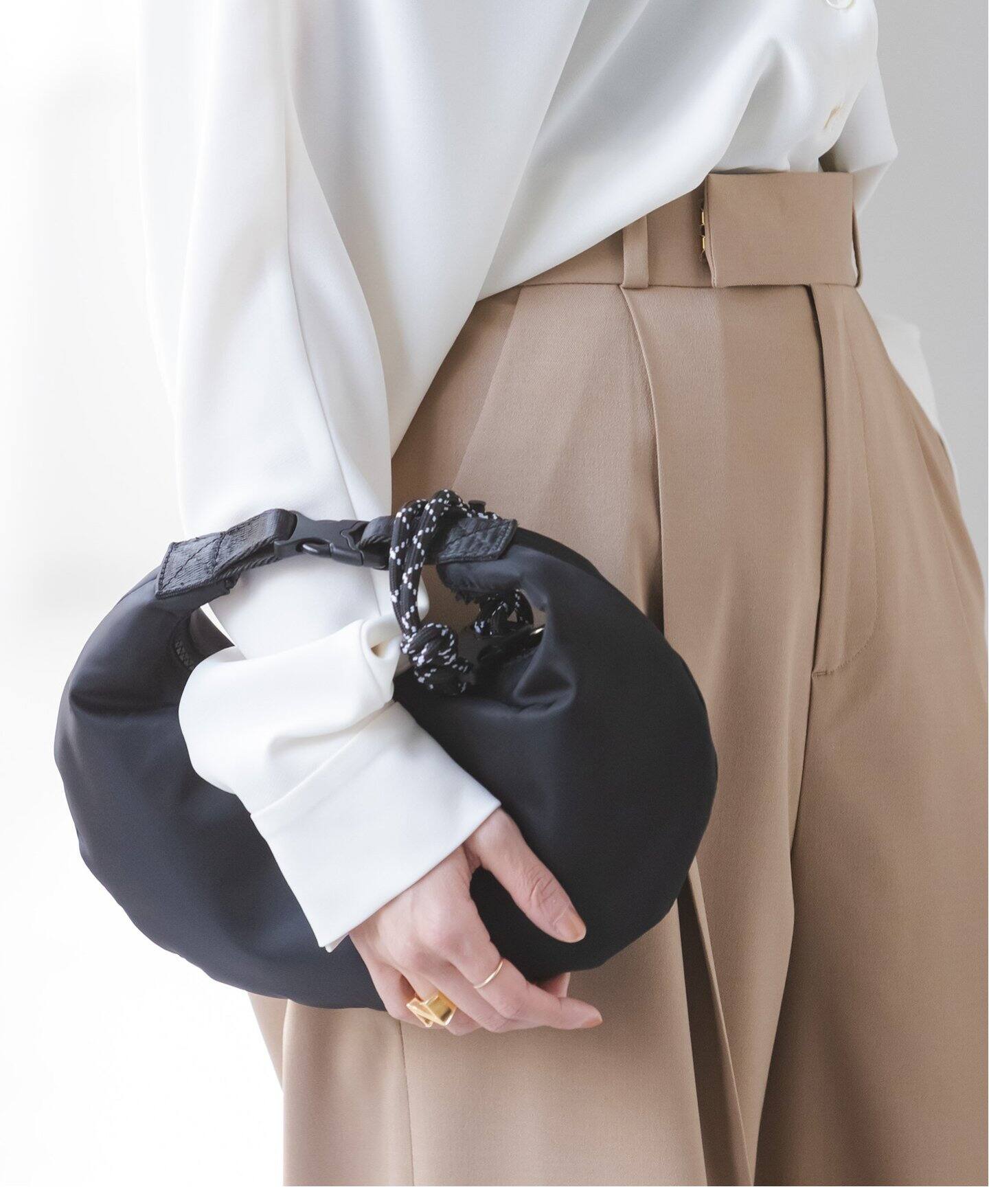 LE VERNIS/ルベルニ Cord moon bag S（ショルダーバッグ）｜NOBLE 