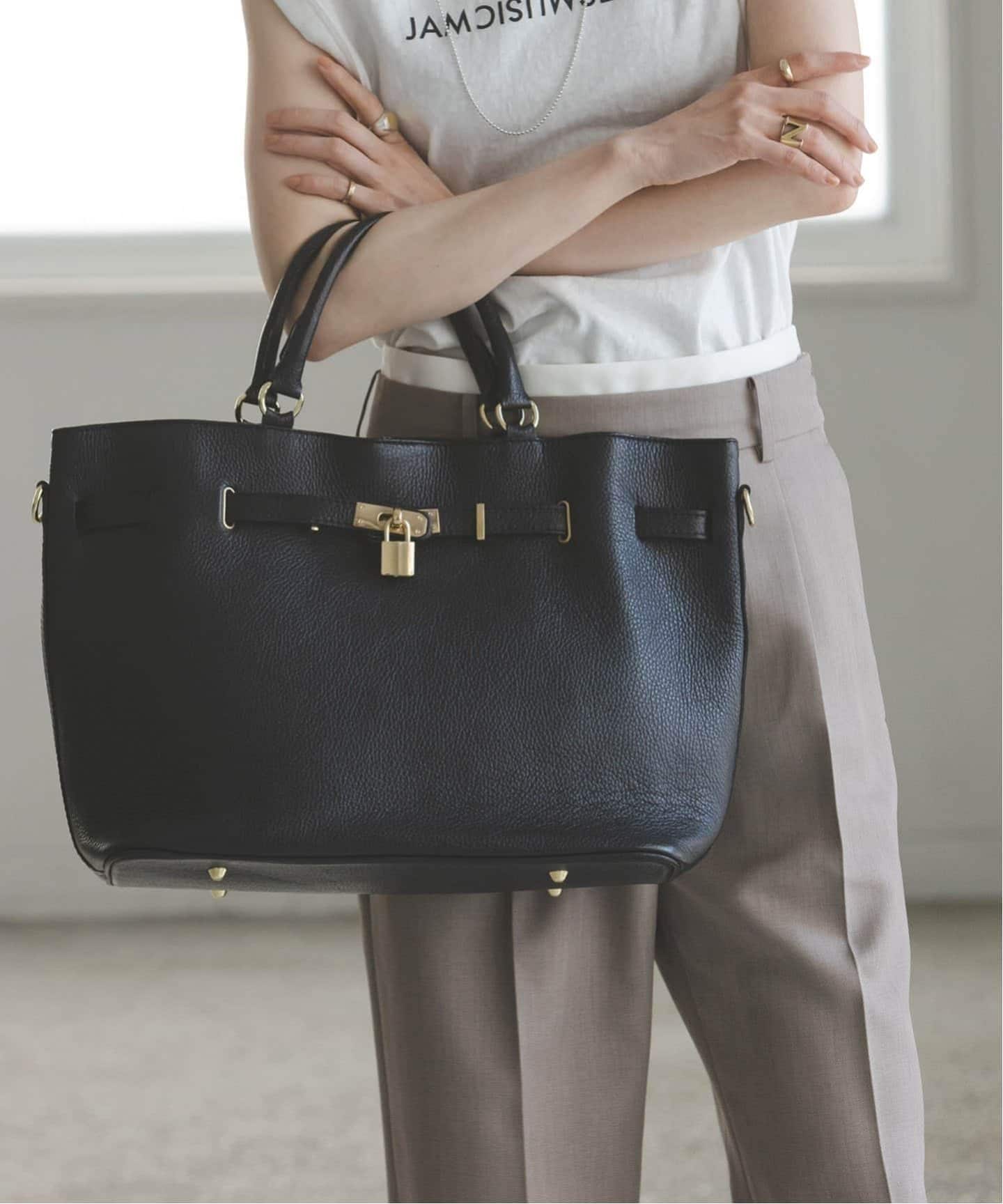 【美品】MILOS/ミロス　金具付きトートバッグ　Noble ブラック　レザー ノーブル NOBLE 《追加14》MILOS/ミロス 金具付きトート