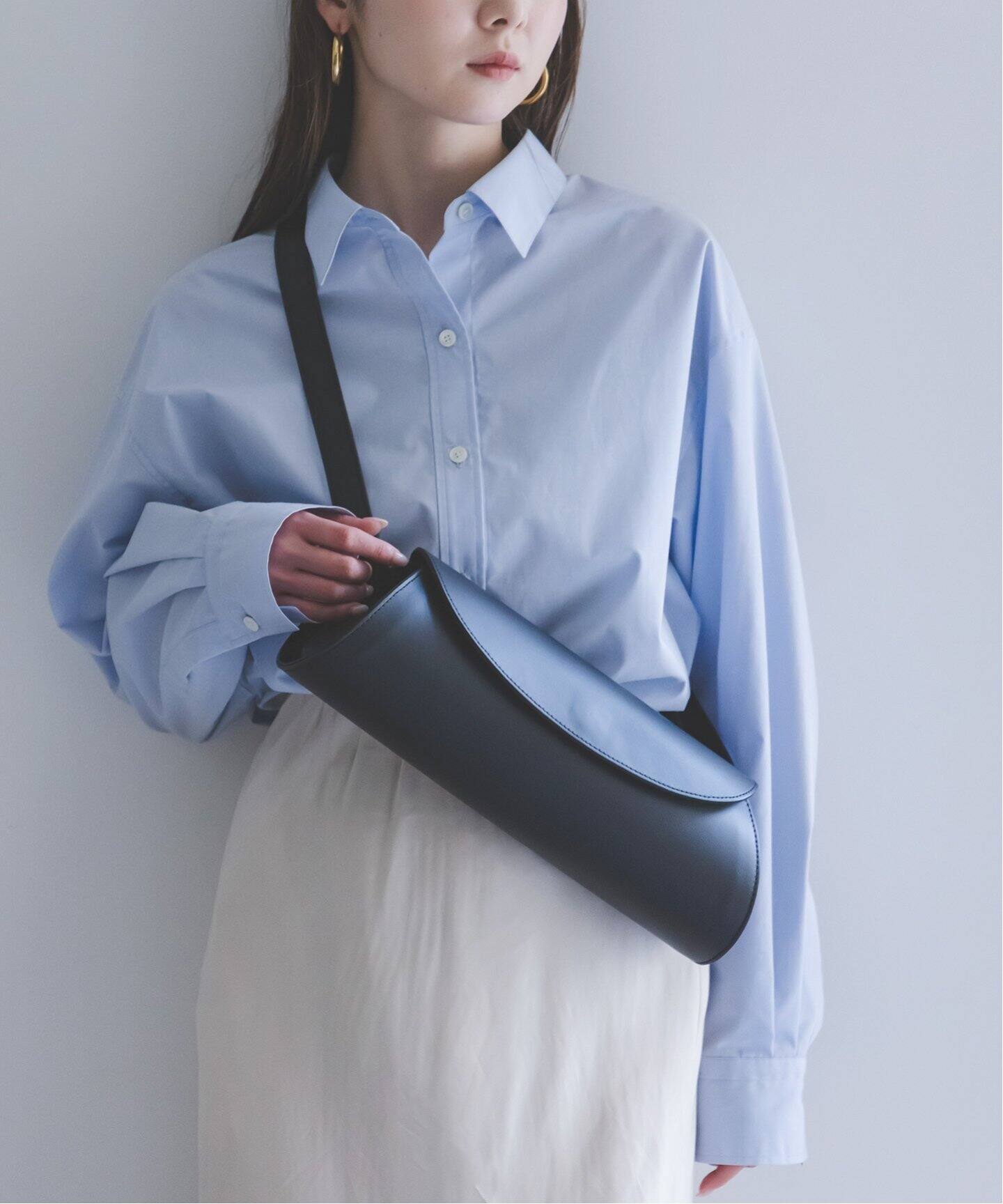 AULENTTI/オウレンティ 筒形レザーバッグ（ショルダーバッグ）｜NOBLE  