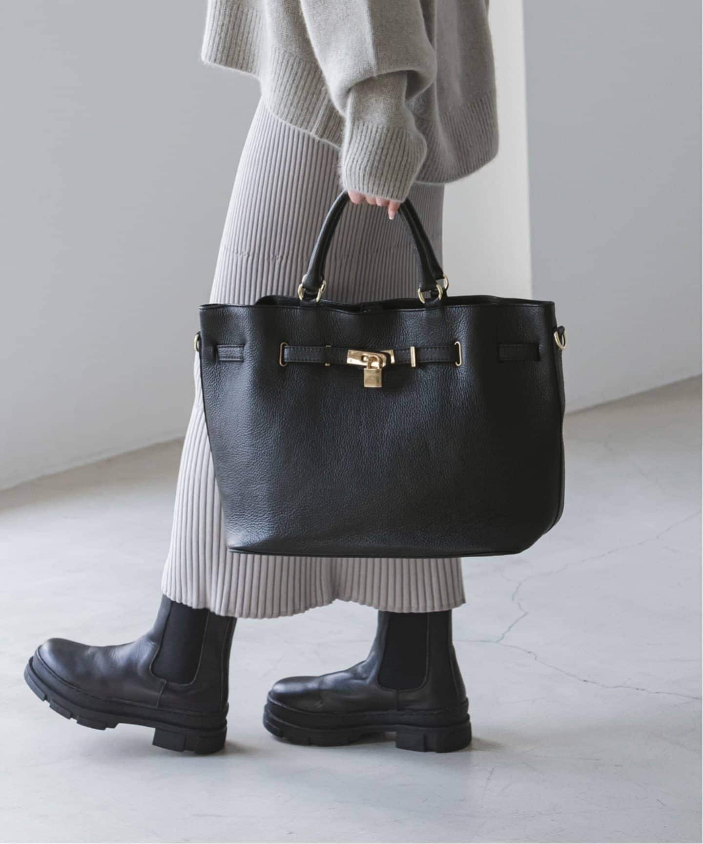 【美品】MILOS/ミロス　金具付きトートバッグ　Noble ブラック　レザー ノーブル NOBLE 《追加14》MILOS/ミロス 金具付きトート