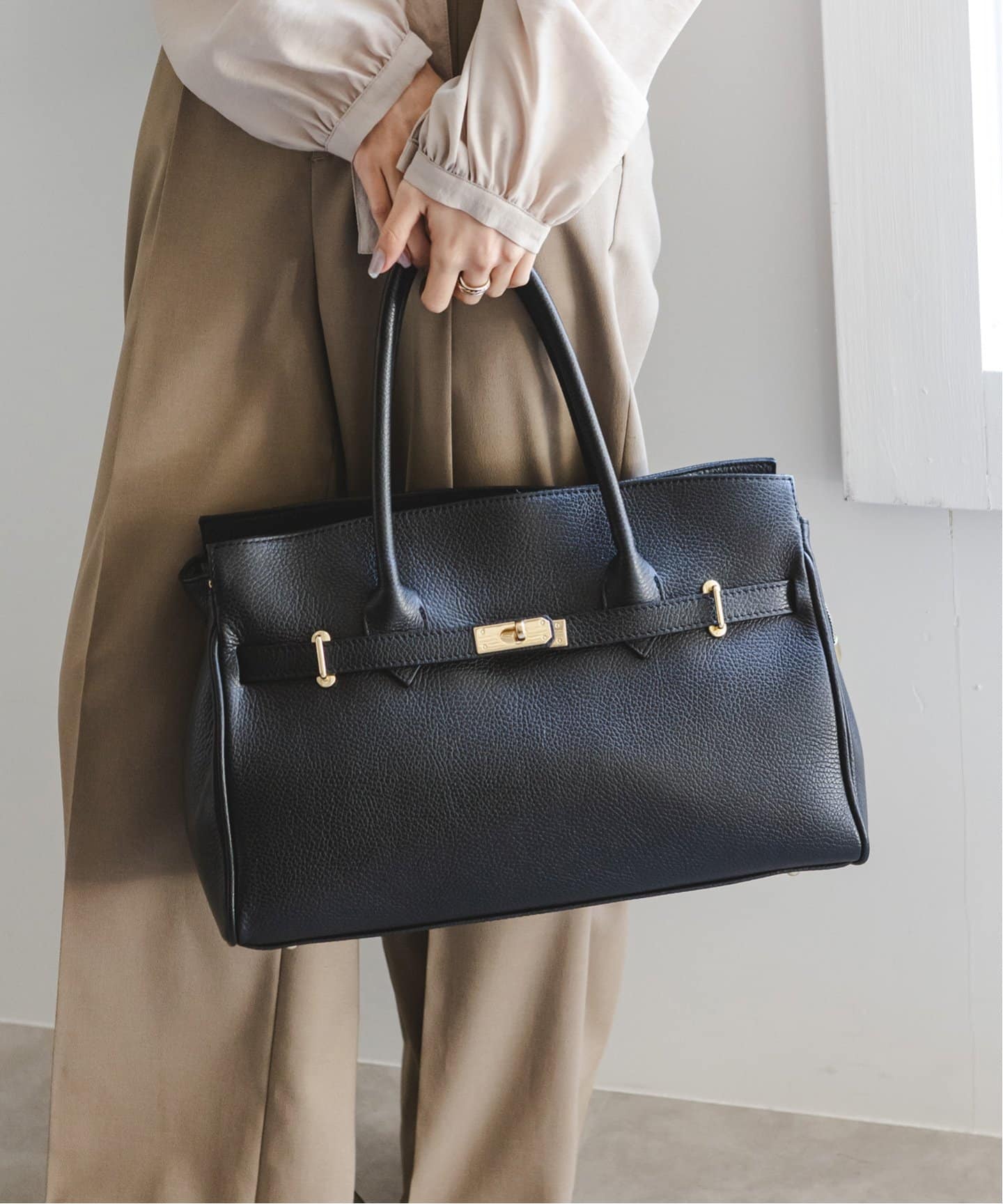 MILOS ボストン　NOBLE　ショルダー付きハンドバッグ 2way Noble（ノーブル）の「【MILOS】ボストンバッグ（ショルダー