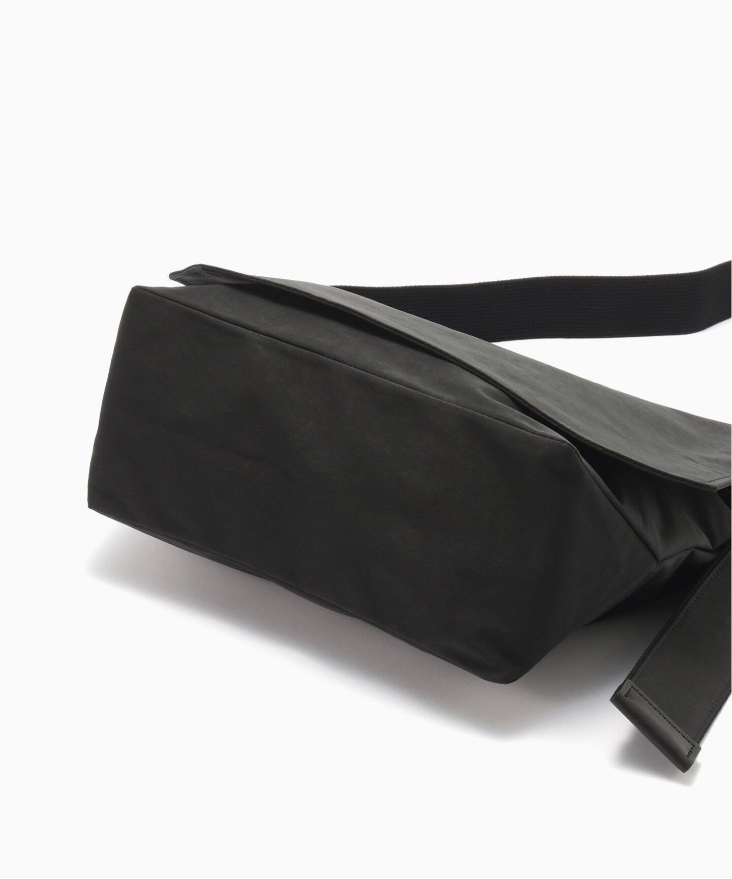 Hender Scheme (エンダースキーマ) flap shoulder small TQ-RBFSS