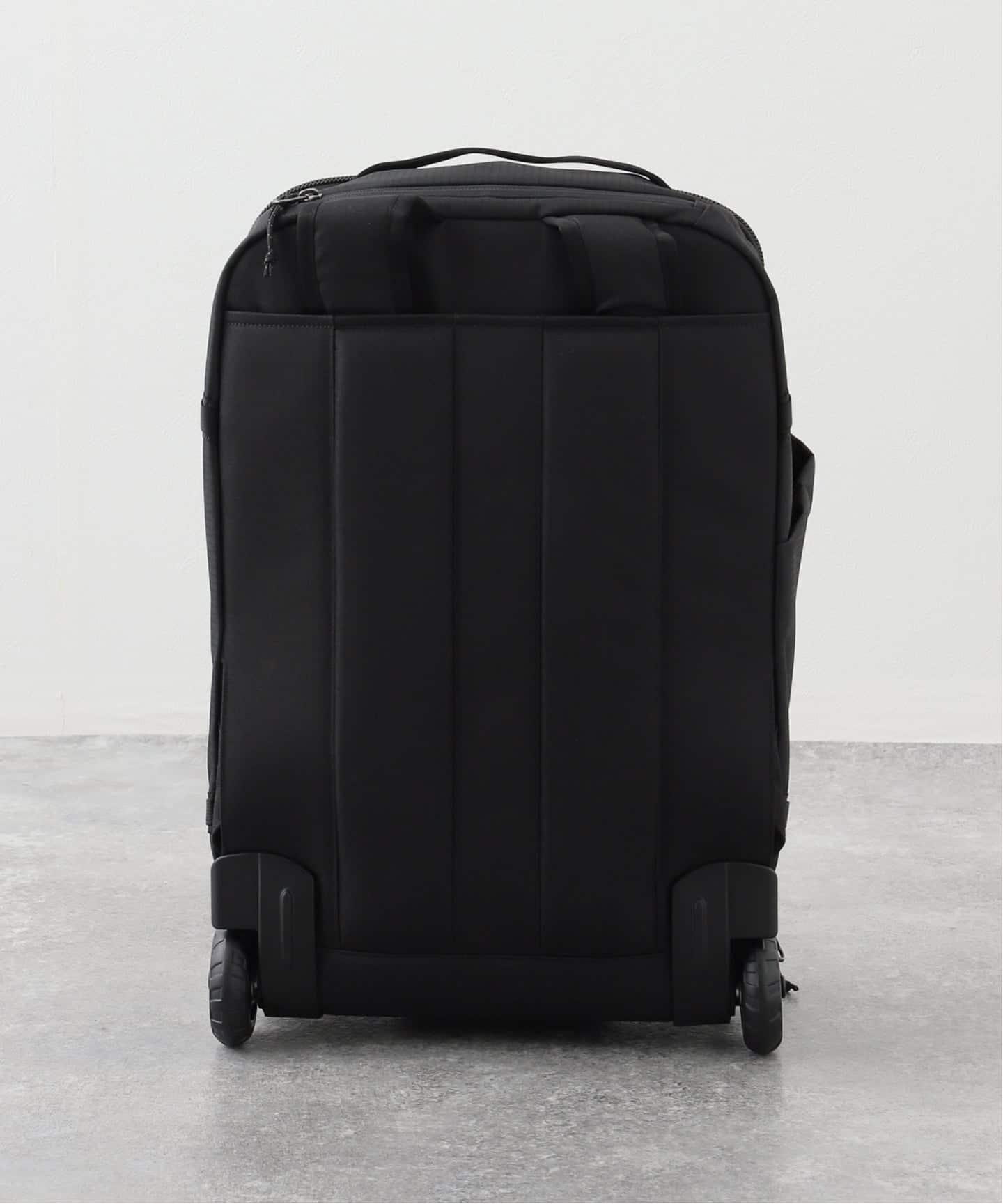 patagonia MLC パタゴニア ブラック 黒 機内持込可能 年代不明 パタゴニア ブラックホール・MLC ウィーリー 34L (カラー Black