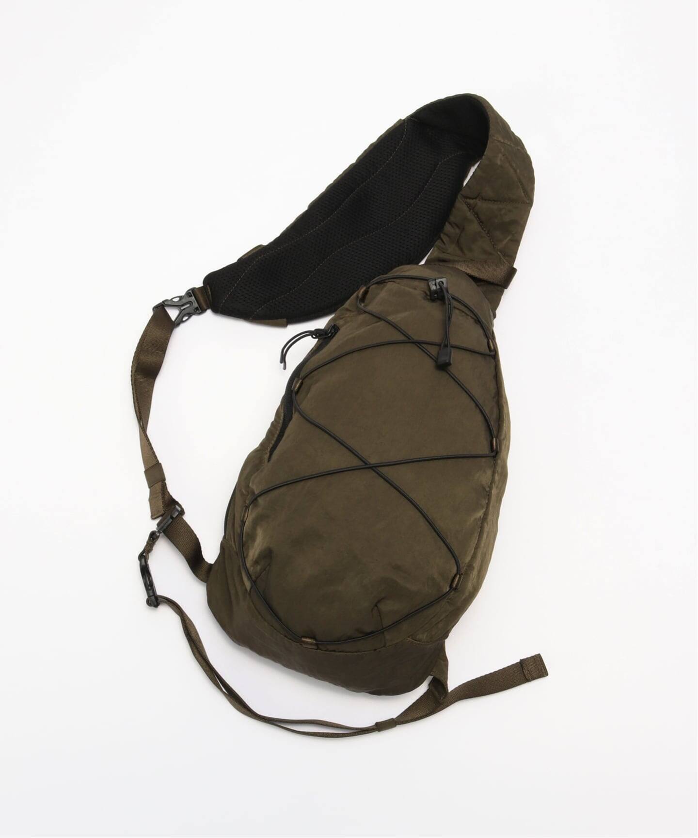 cp company シーピーカンパニー レンズショルダーバッグ ブラック