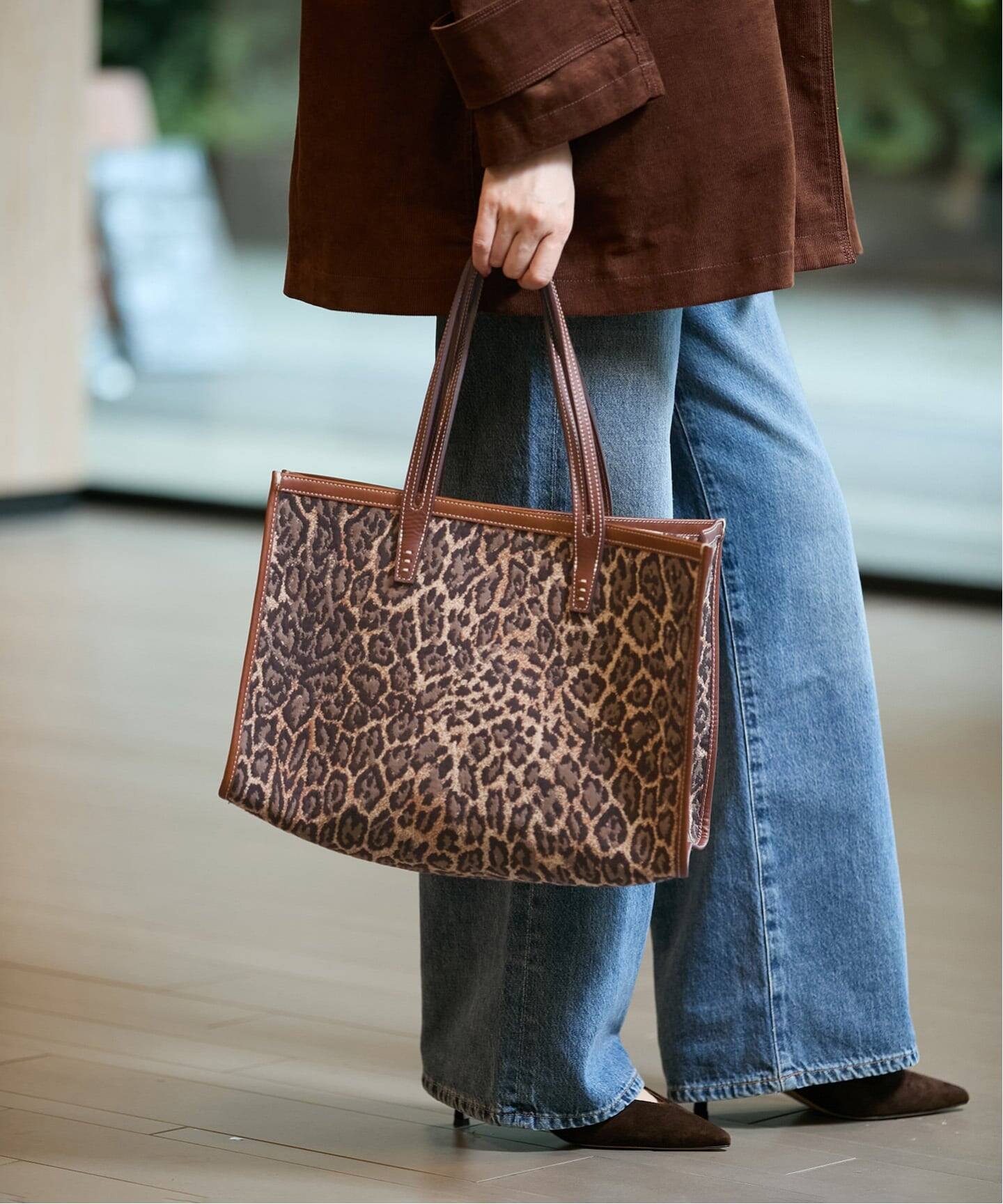 別注》【A VACATION】CLUB BAG L BROWN LEO：トートバッグ（トート