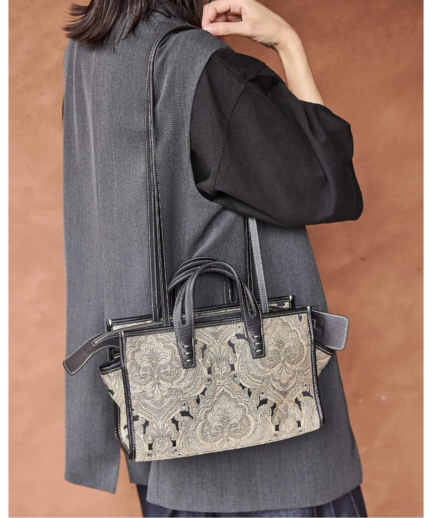 A VACATION/ア ヴァケーション】SABRINA ONYX：ショルダーバッグ