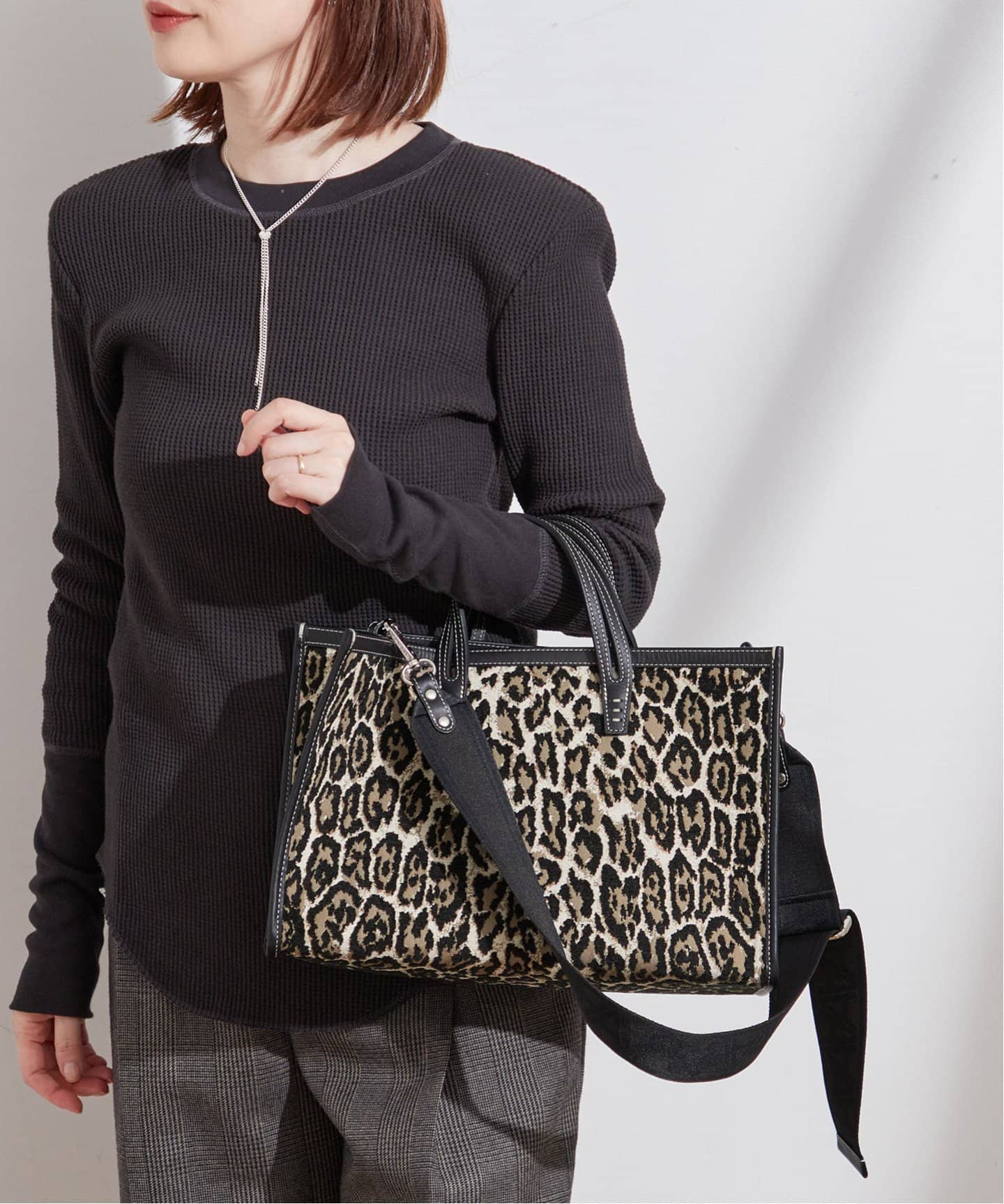 別注》【A VACATION】BREAD-M-L KHAKI LEO：トートバッグ（トート