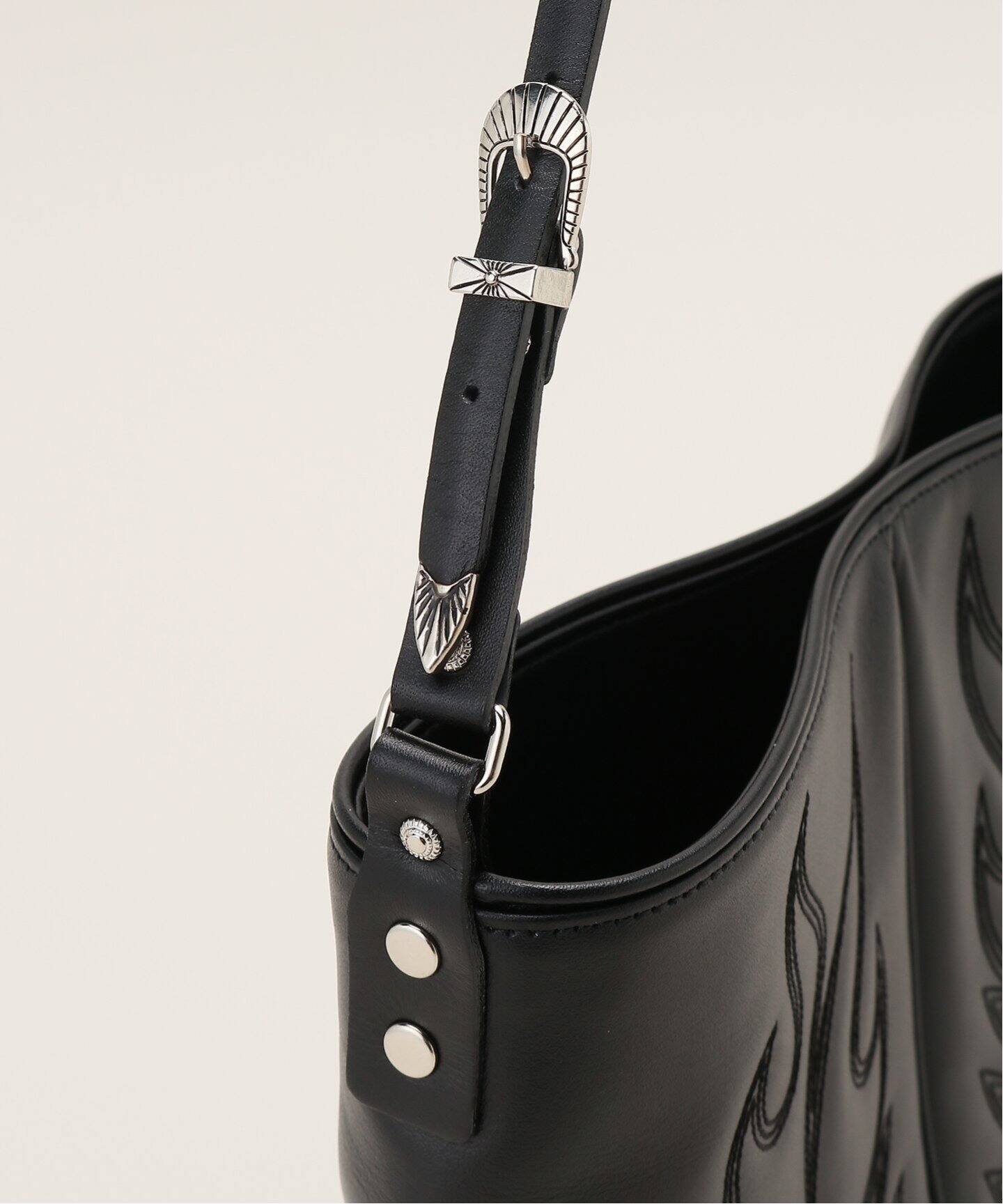 TOGA TOO WESTERN SHOULDER BAGバッグ 【公式通販】