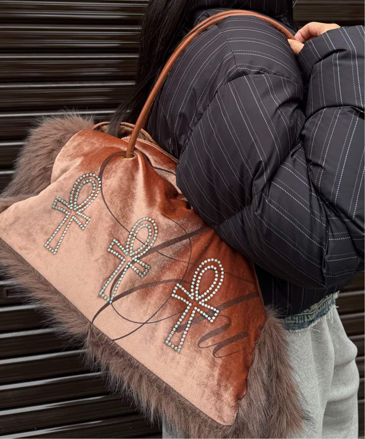 SCULPTOR/スカルプター】 Fluffy Slouch Velvet Bag SC25A509（トート