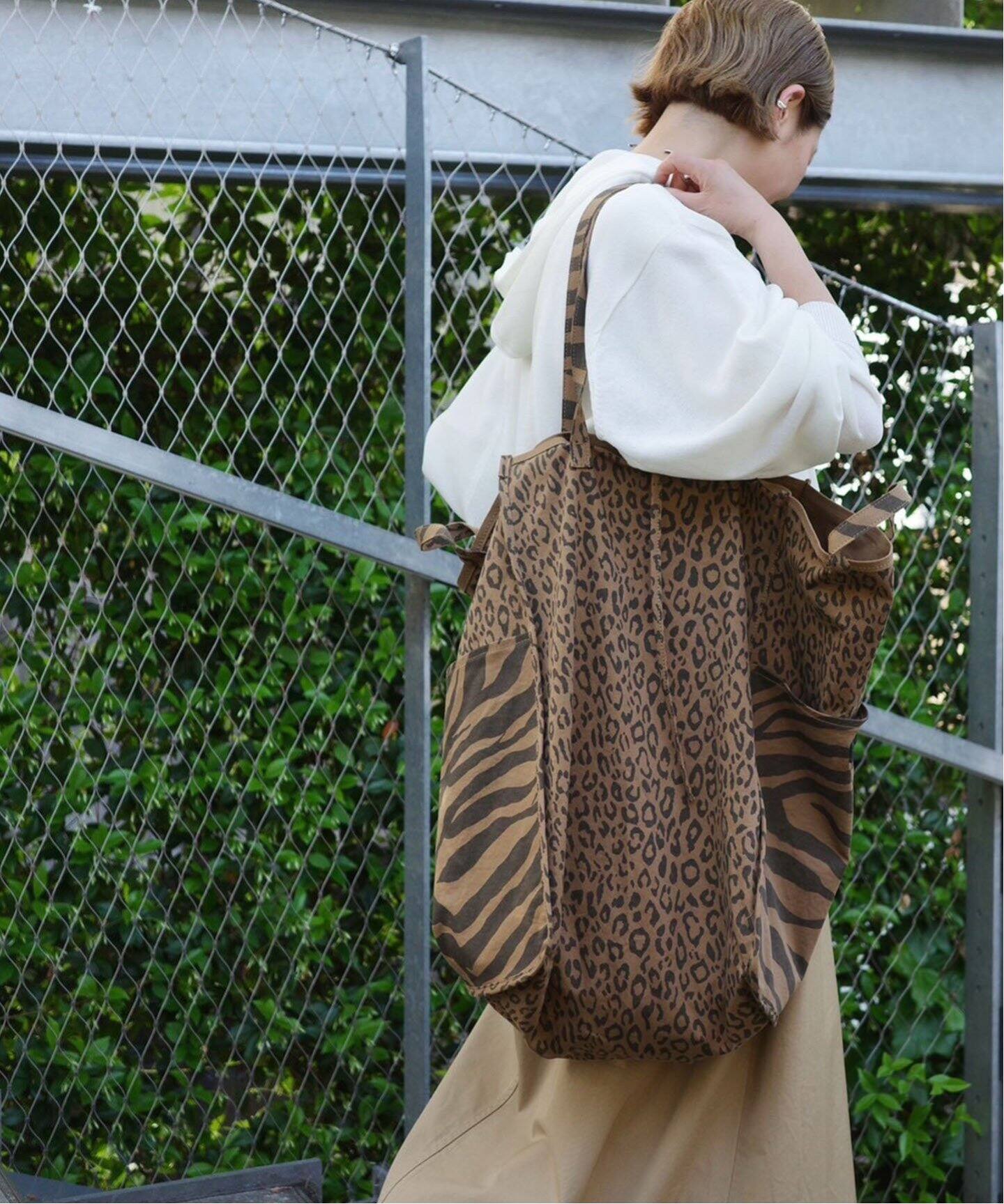 アミアカルヴァamiacalva for luxe EASYBAG(s)キャメル アミアカルヴァamiacalva for luxe EASYBAG(s)キャメル - メルカリ