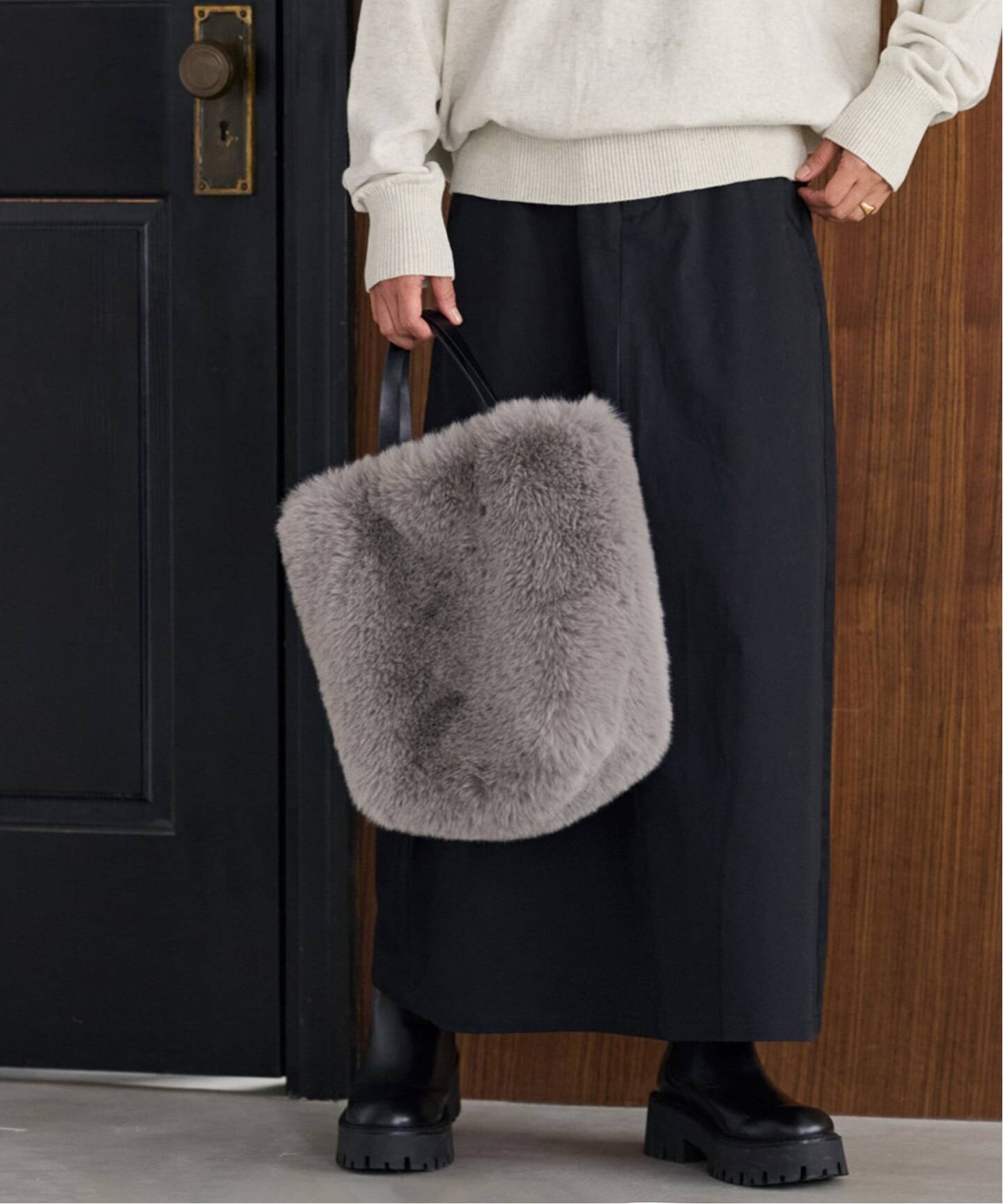 新品  フルラ  ファーバッグ  ネイビー THINK FUR]ツートーンファーバッグ | KOBUNSHA SELECT SHOP | [THINK