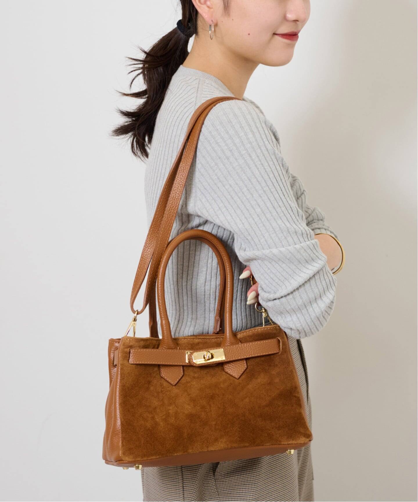 AULENTTI/オウレンティ】サイドスウェードボストンバッグ（ボストン