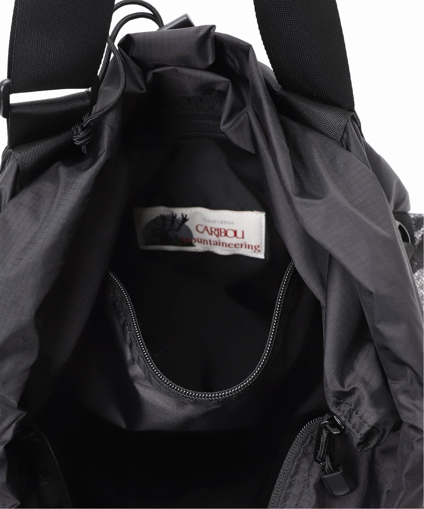 【美品】CARIBOU MOUNTAINEERING 別注 バックパック 黒 WEB限定追加予約10》別注【CARIBOU MOUNTAINEERING】 バック