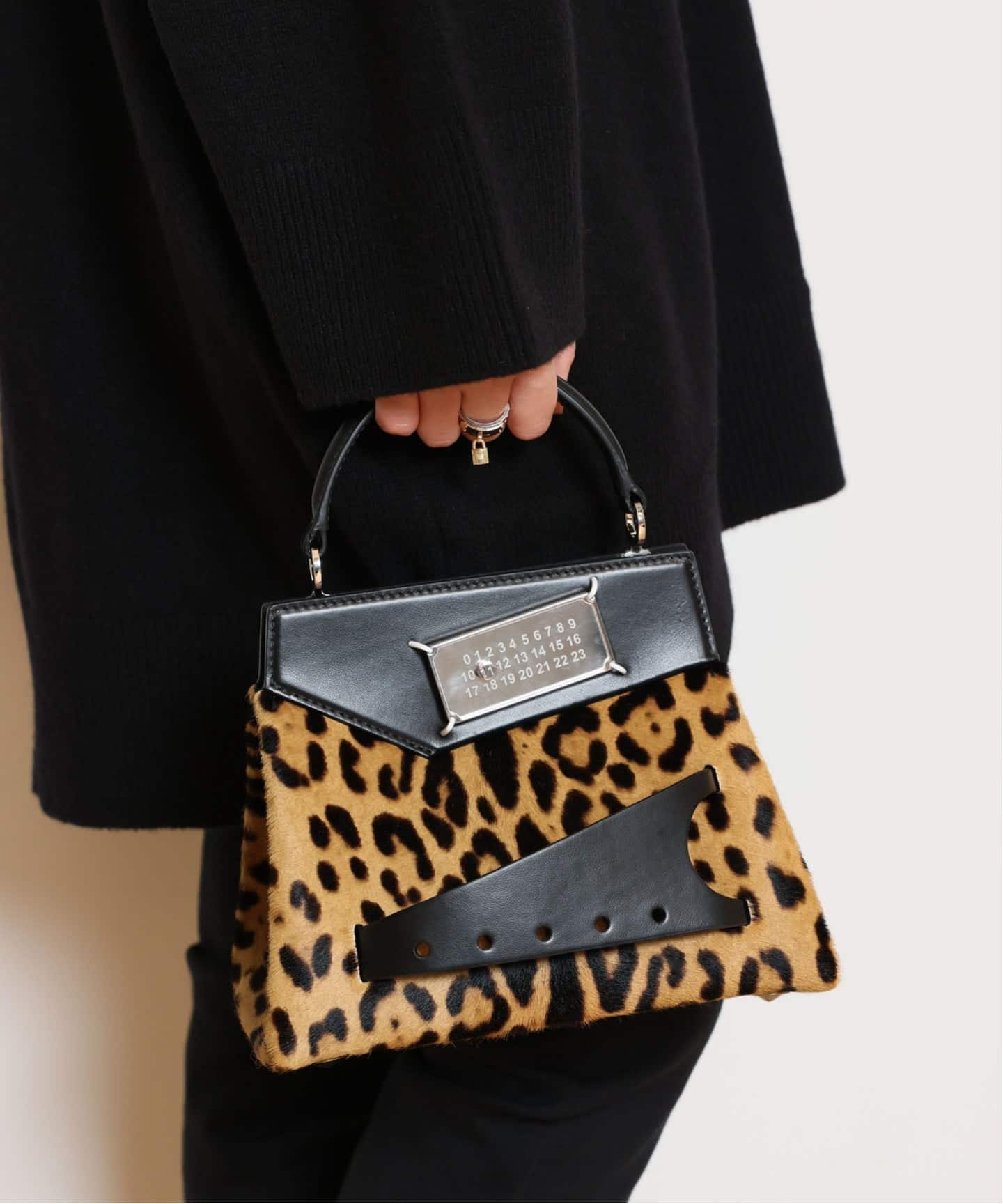 MAISON MARGIELA/メゾン マルジェラ】SNATCHED ハンドバッグ