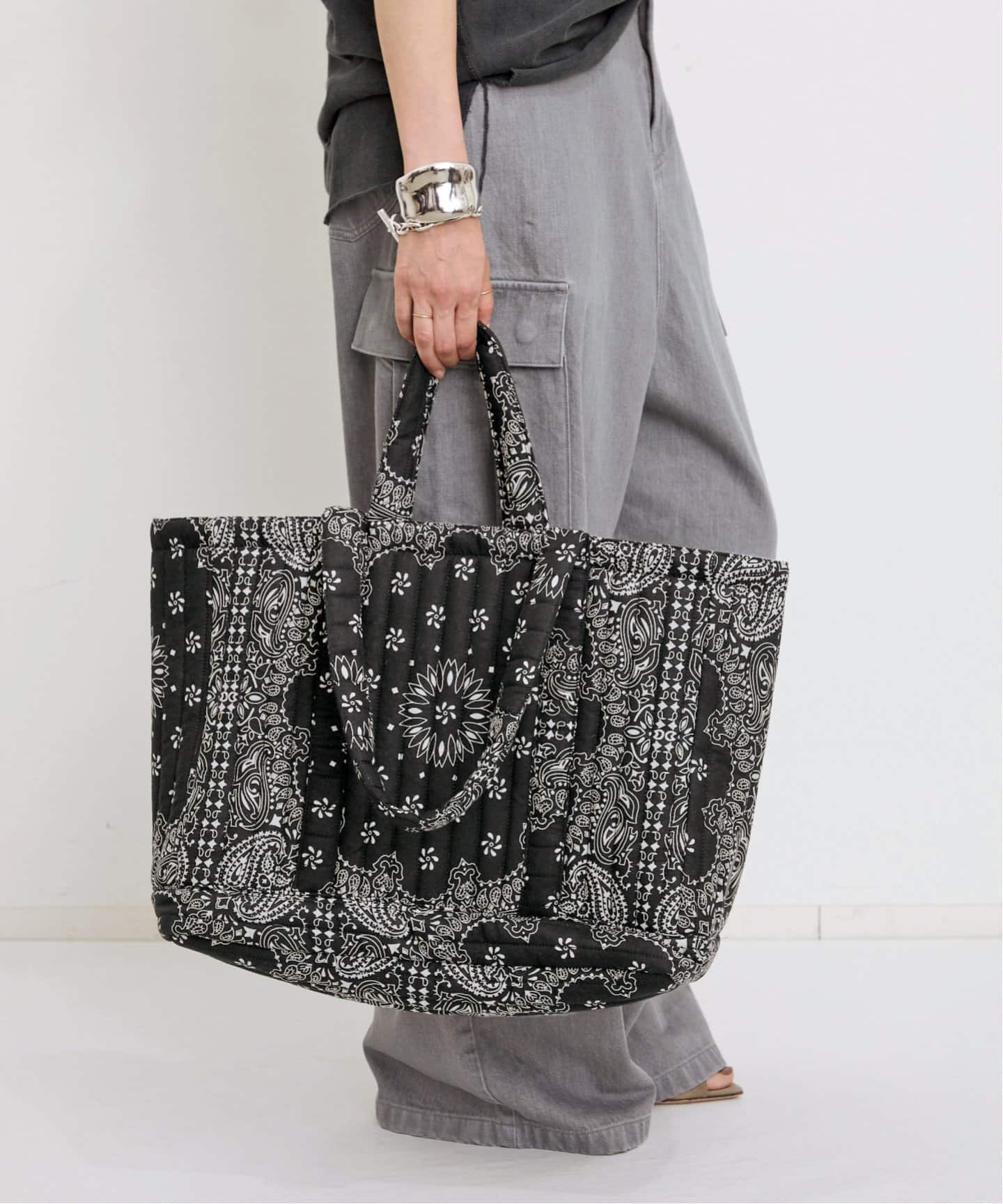 新品【MALUS/マリュス】 Bandana quilting big tote MALUS/マリュス】 Bandana quilting big tote(トートバッグ