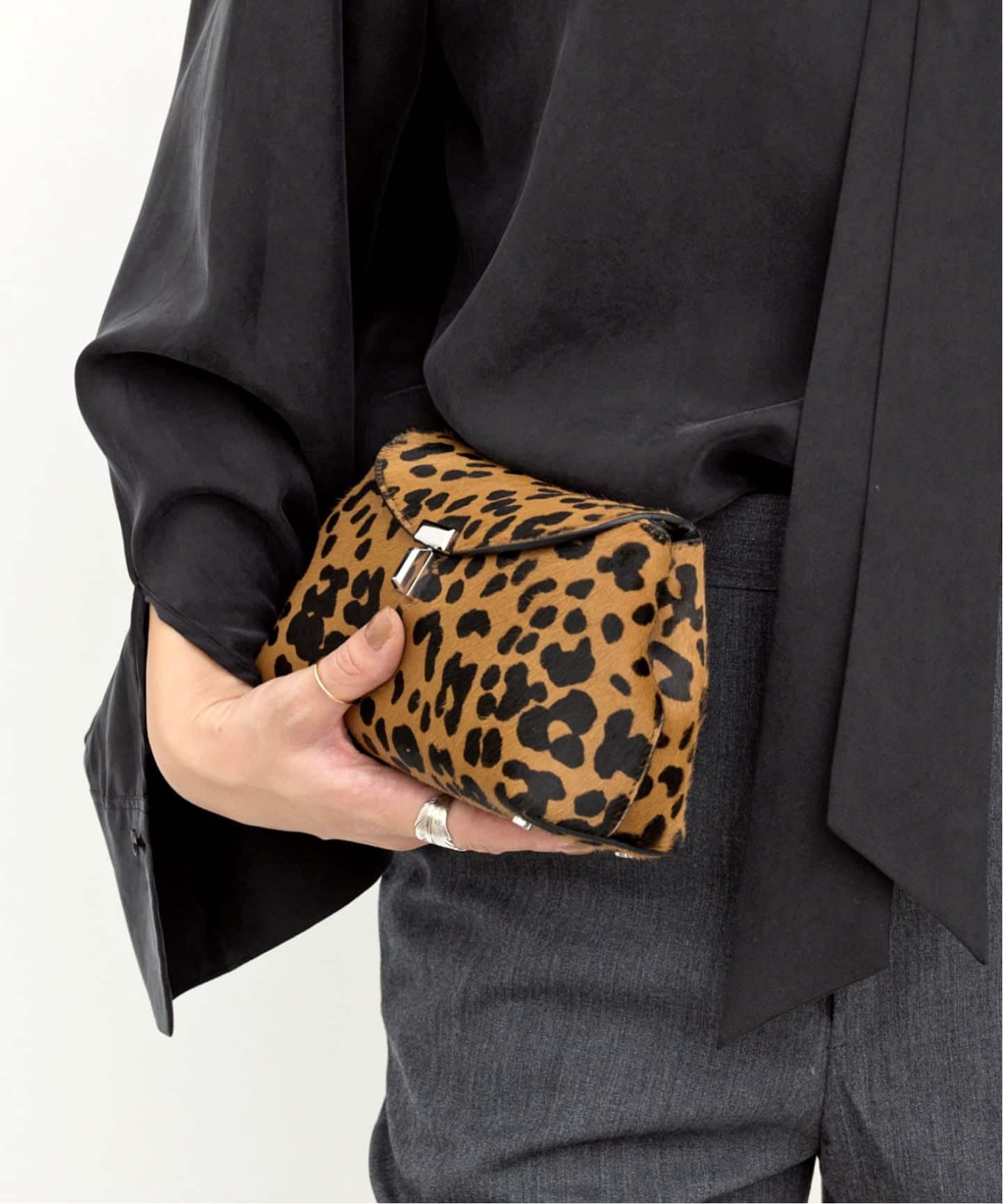 TOTEME/トーテム】 MINI T-LOCK CLUTCH BAG（クラッチバッグ）｜L