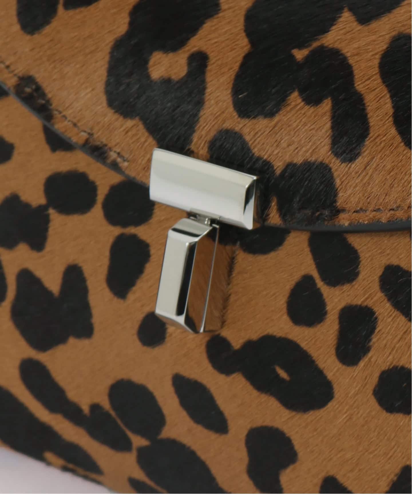 TOTEME/トーテム】 MINI T-LOCK CLUTCH BAG（クラッチバッグ）｜L