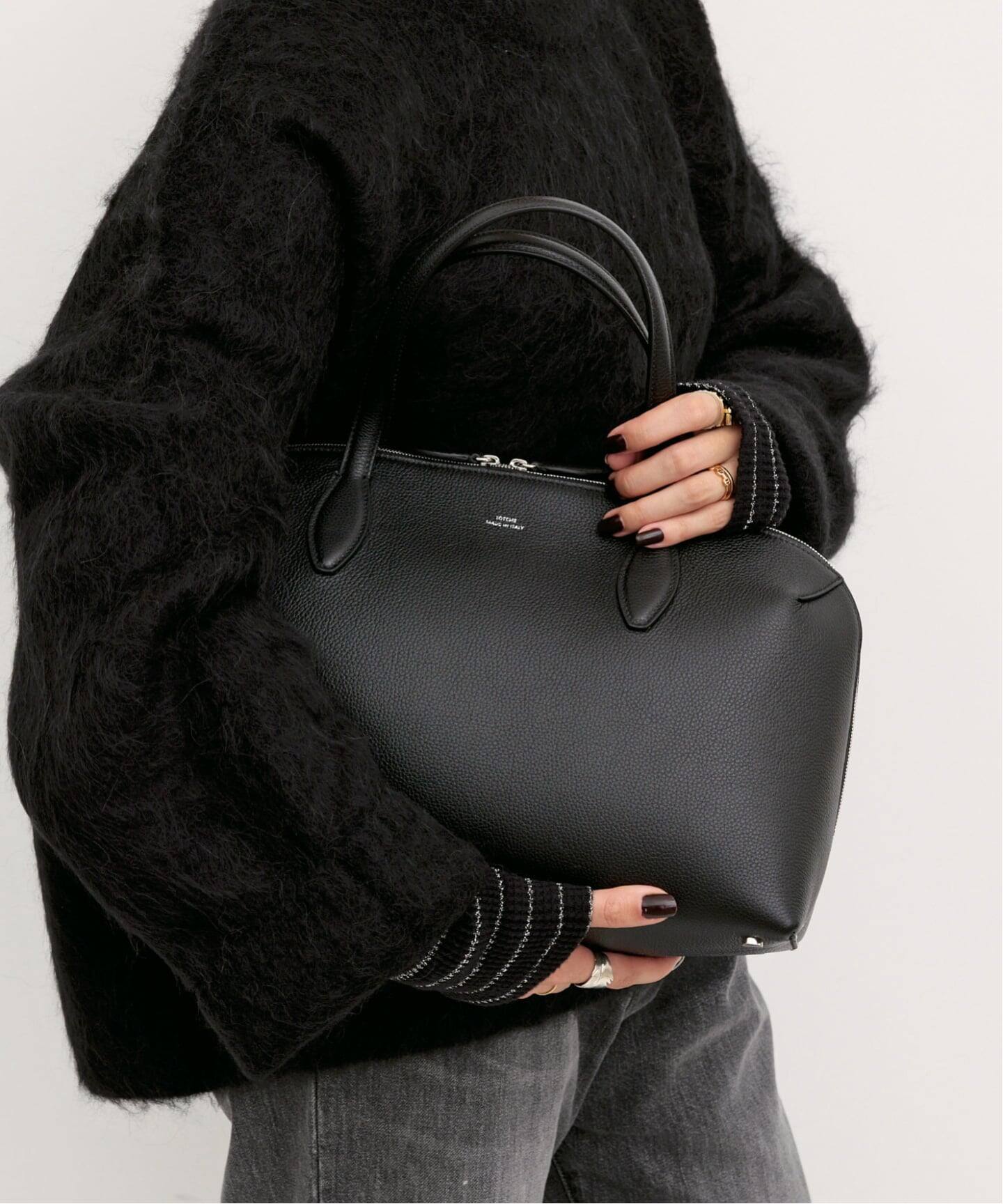 TOTEME/トーテム】 LOUNGE ZIP TOTE BAG（その他バッグ）｜L