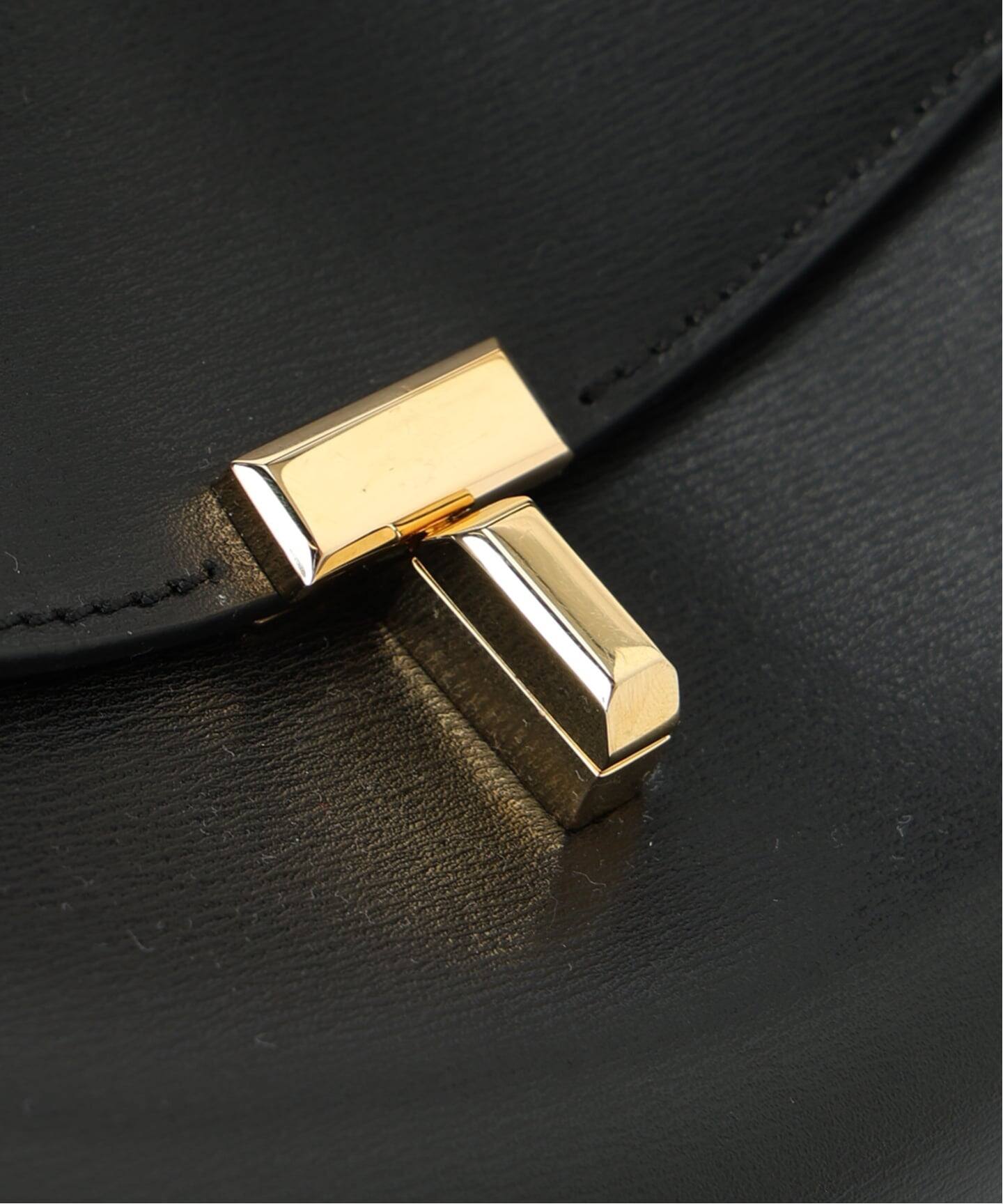 TOTEME/トーテム】T-LOCK LEATHER TOP HANDLE（ハンドバッグ）｜AP