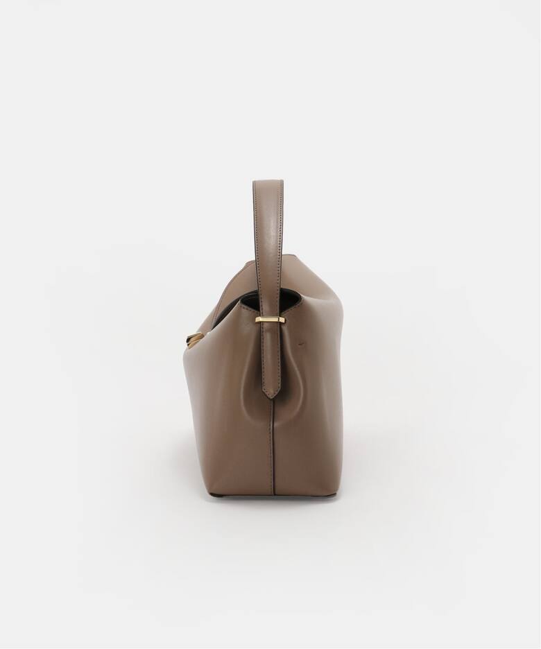 TOTEME/トーテム】T-LOCK LEATHER TOP HANDLE（ハンドバッグ）｜AP 