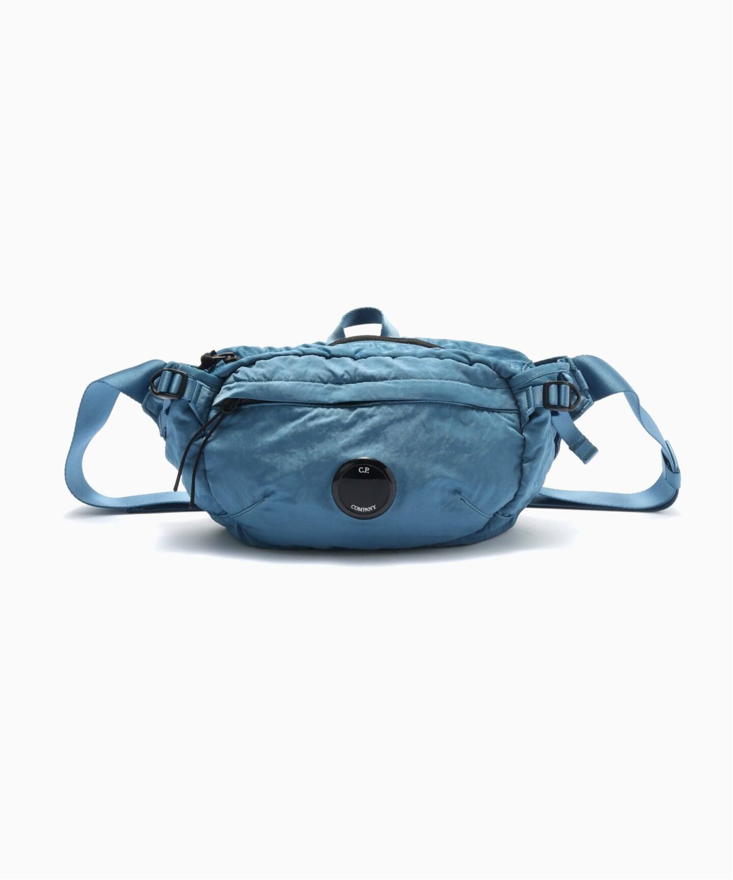か*で様 C.P. Company ボディバッグ 青 C.P. COMPANY - NYLON B CROSSBODY PACK ( ブルー ) ミニバッグ