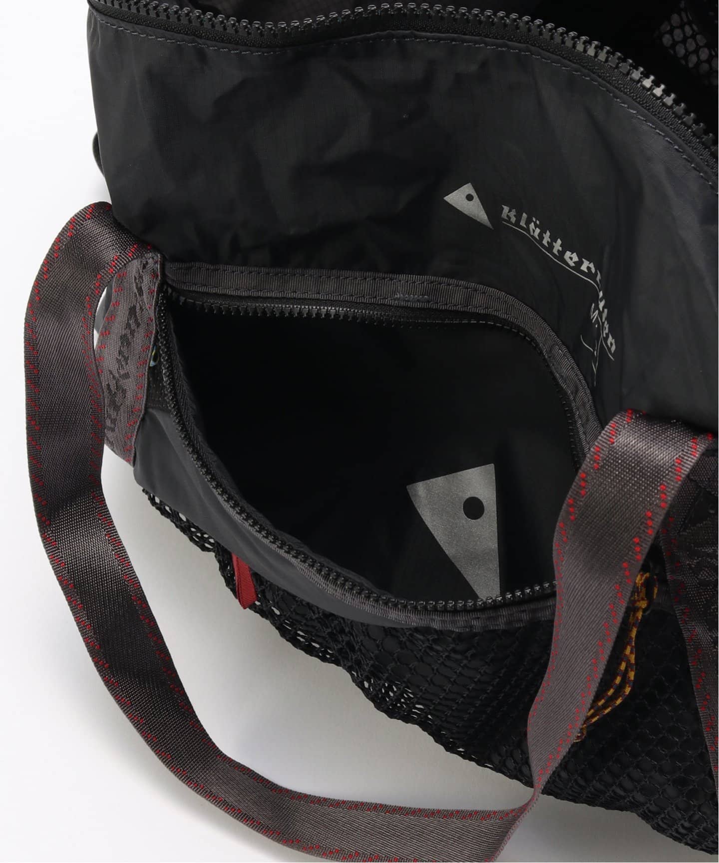 Klättermusen ブラック メッセンジャーバッグ　クレッタルムーセン KLATTERMUSEN / クレッタルムーセン Mimer Duffle Bag 25 L