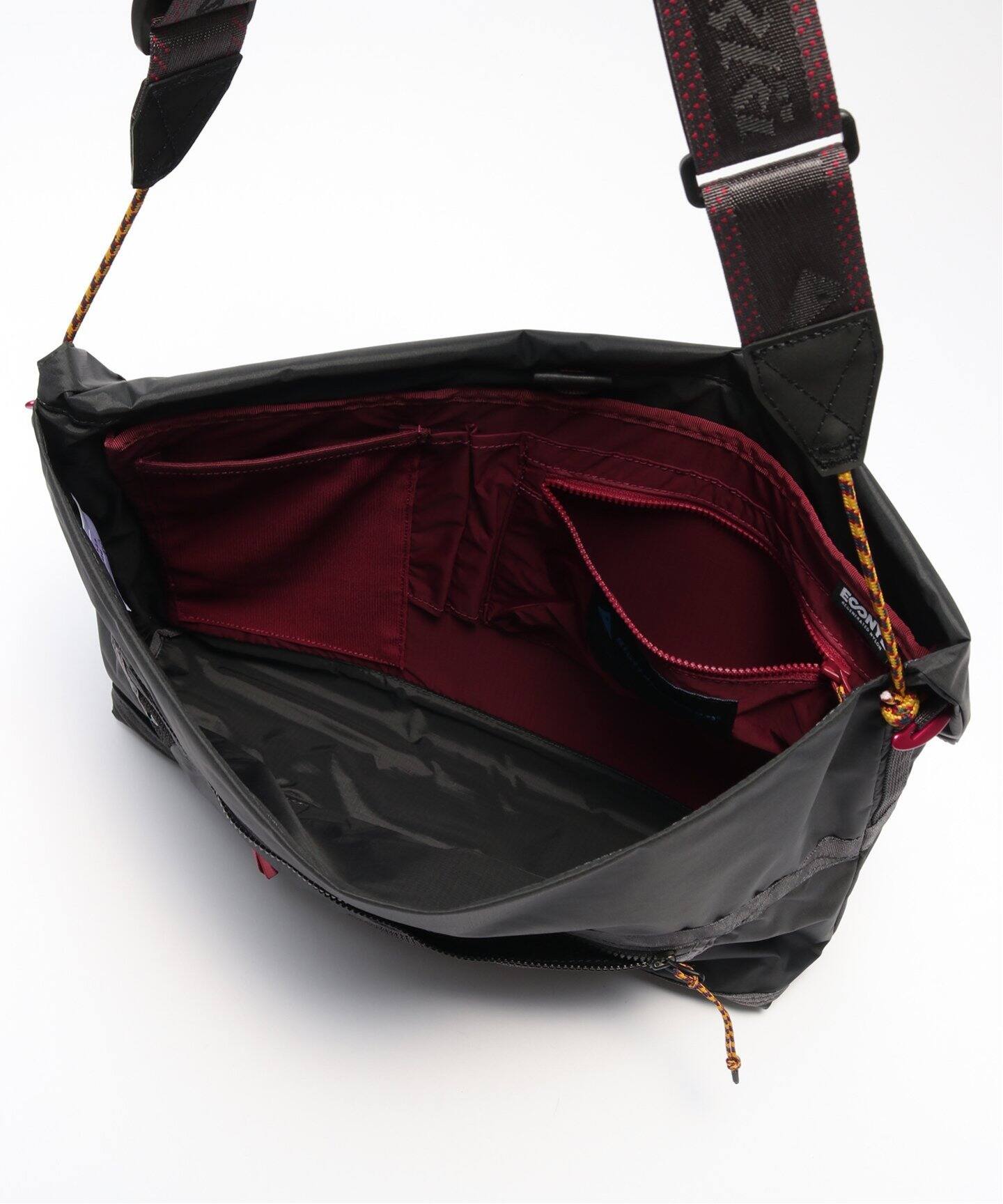 Klättermusen ブラック メッセンジャーバッグ　クレッタルムーセン KLATTERMUSEN / クレッタルムーセン Grid Messenger Bag（ショルダー