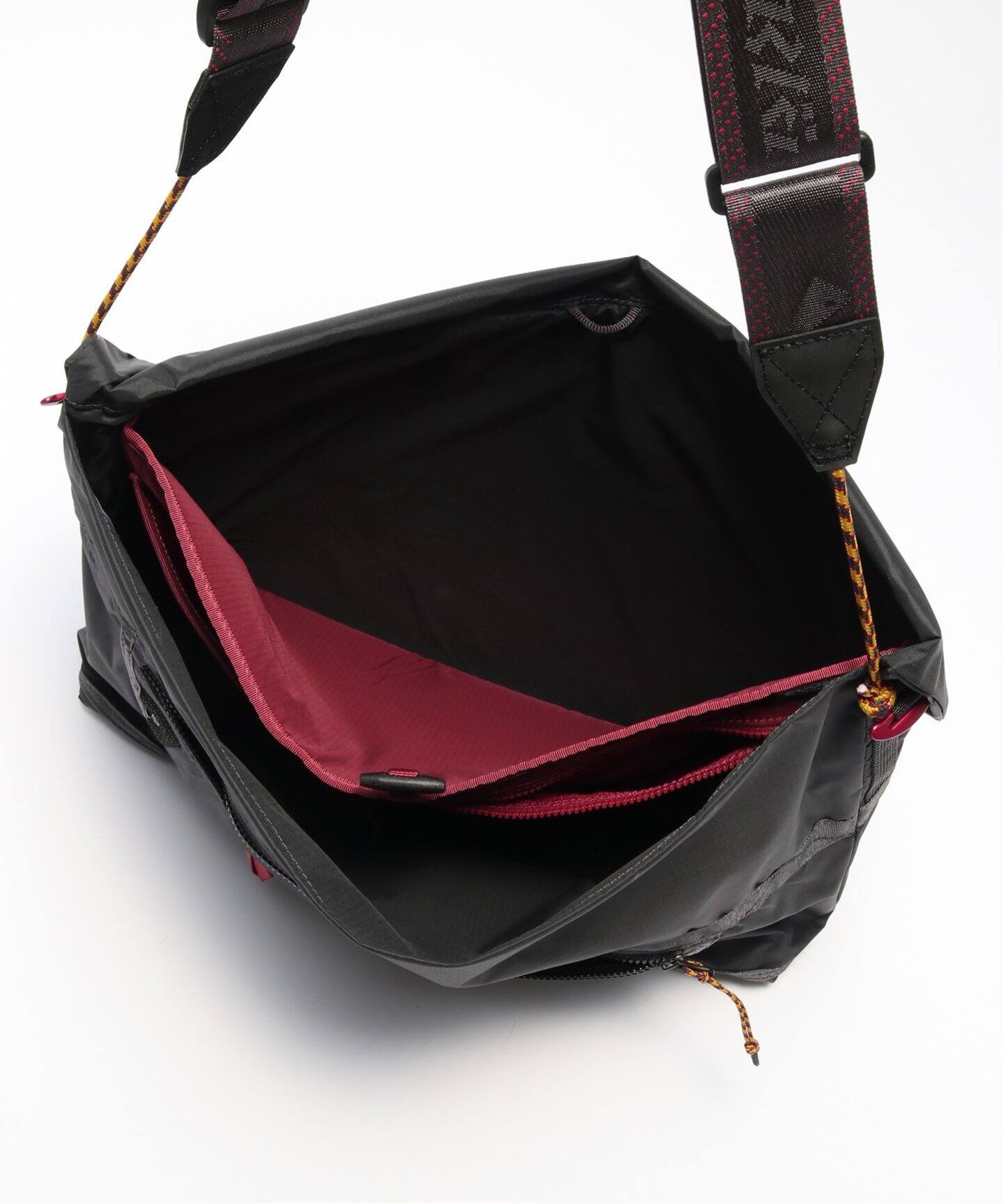 KLATTERMUSEN / クレッタルムーセン Grid Messenger Bag