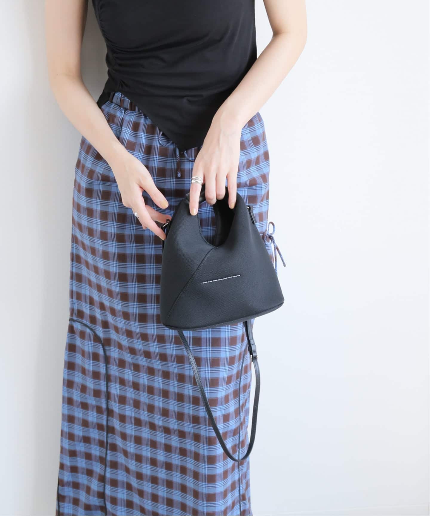 マユリカ NYLON JAPAN Spiky Newton Bag - White - MASU– MASU Official Online Store