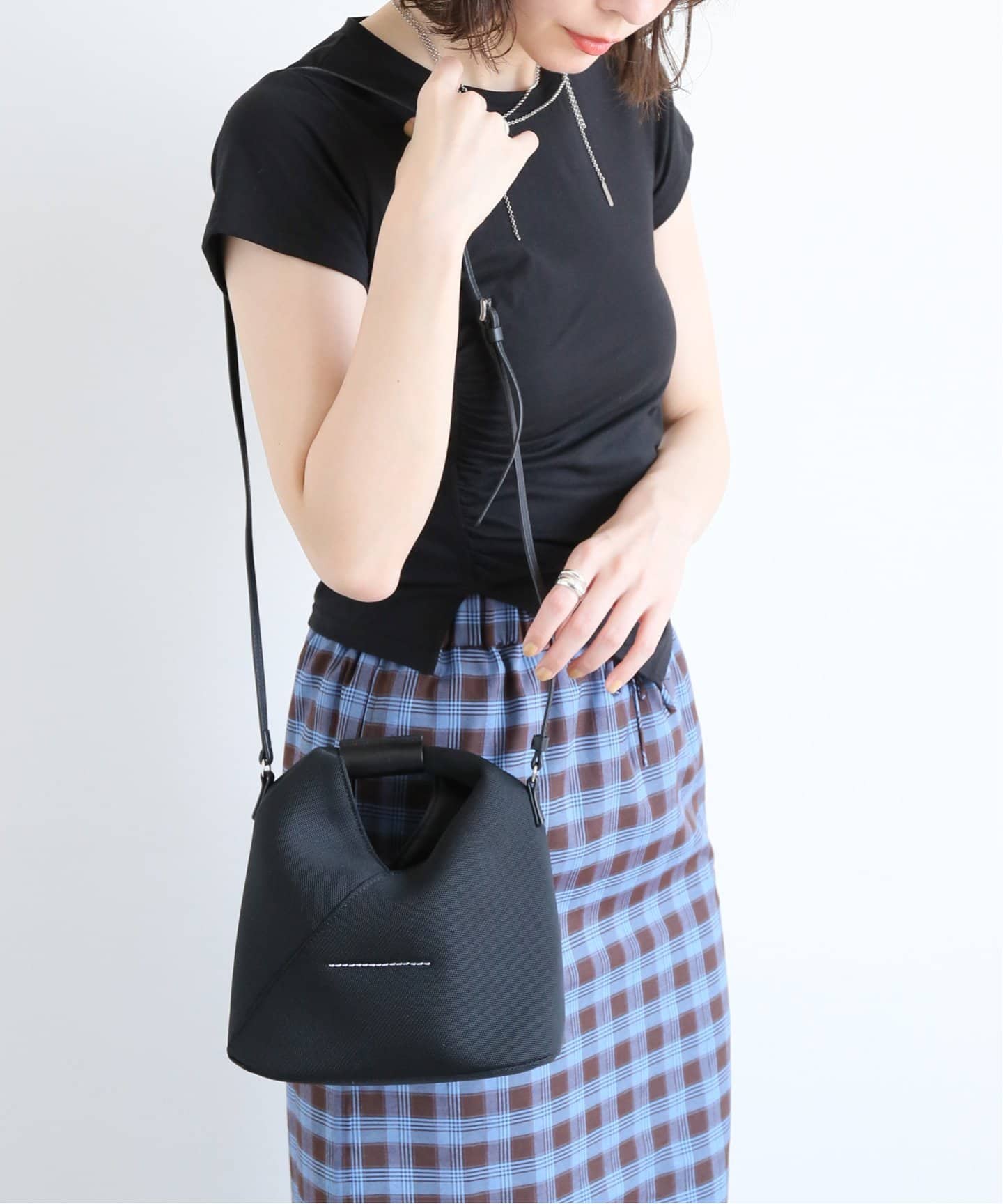 ★ MM6 Maison Margiela ★ JAPANESE MESH ショルダーバッグ MM6 MAISON MARGIELA | Japanese Mesh Crossbody Bag | Women