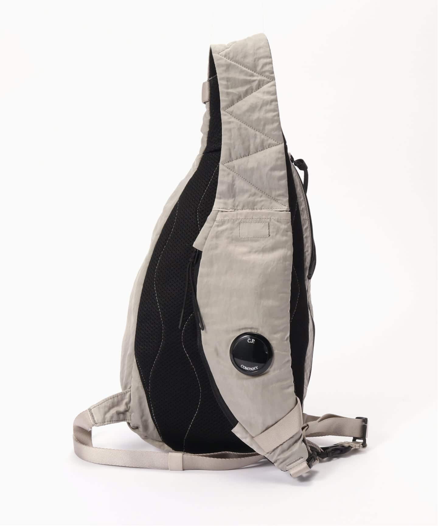 C.P. Company / シーピーカンパニー NYLON B CROSSBODY BACKPACK