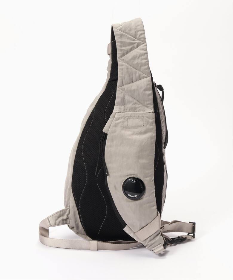 C.P. Company / シーピーカンパニー NYLON B CROSSBODY BACKPACK 