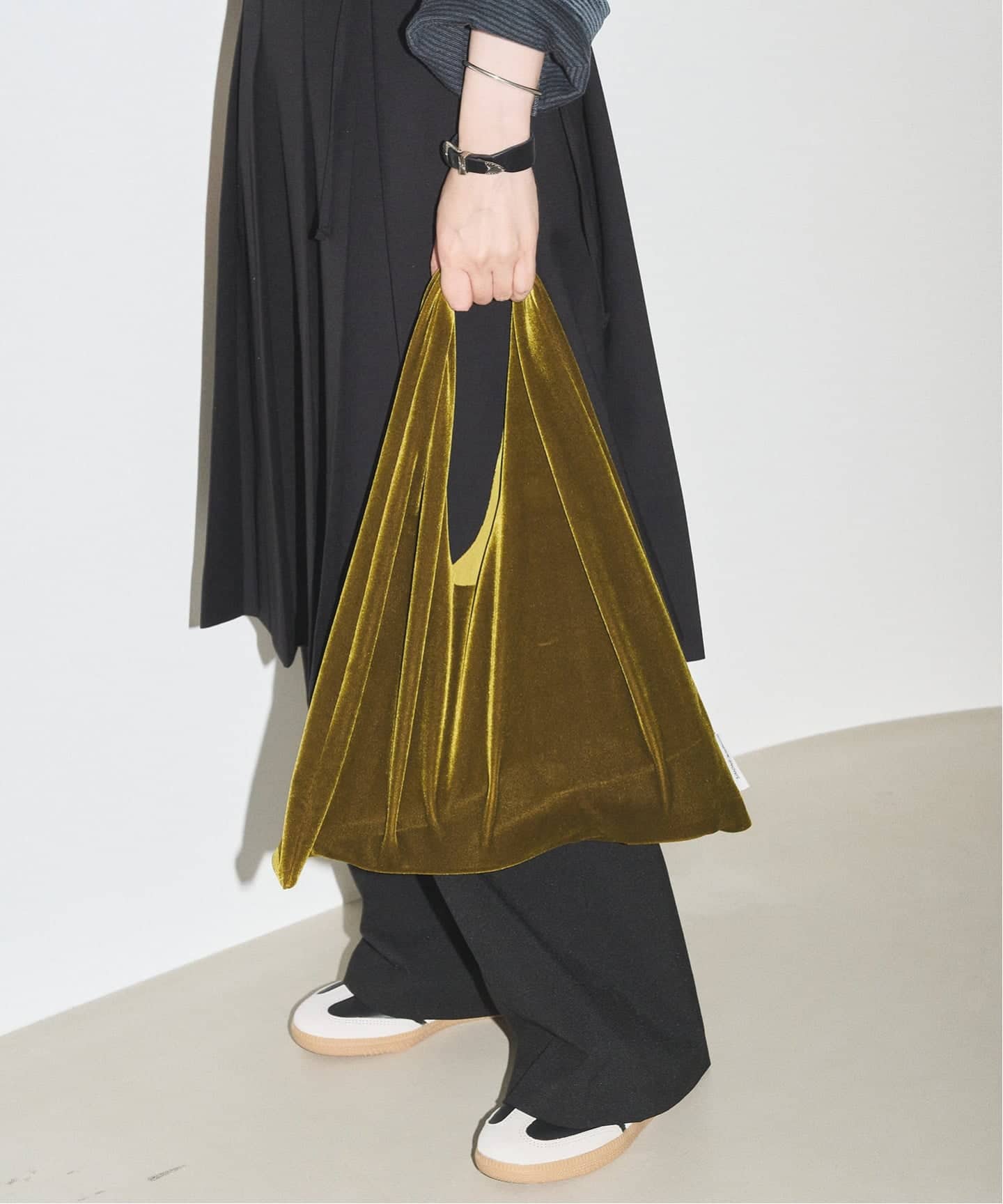 SIMONE WILD/シモーネワイルド VELVET POUCH（トートバッグ）｜GRISE