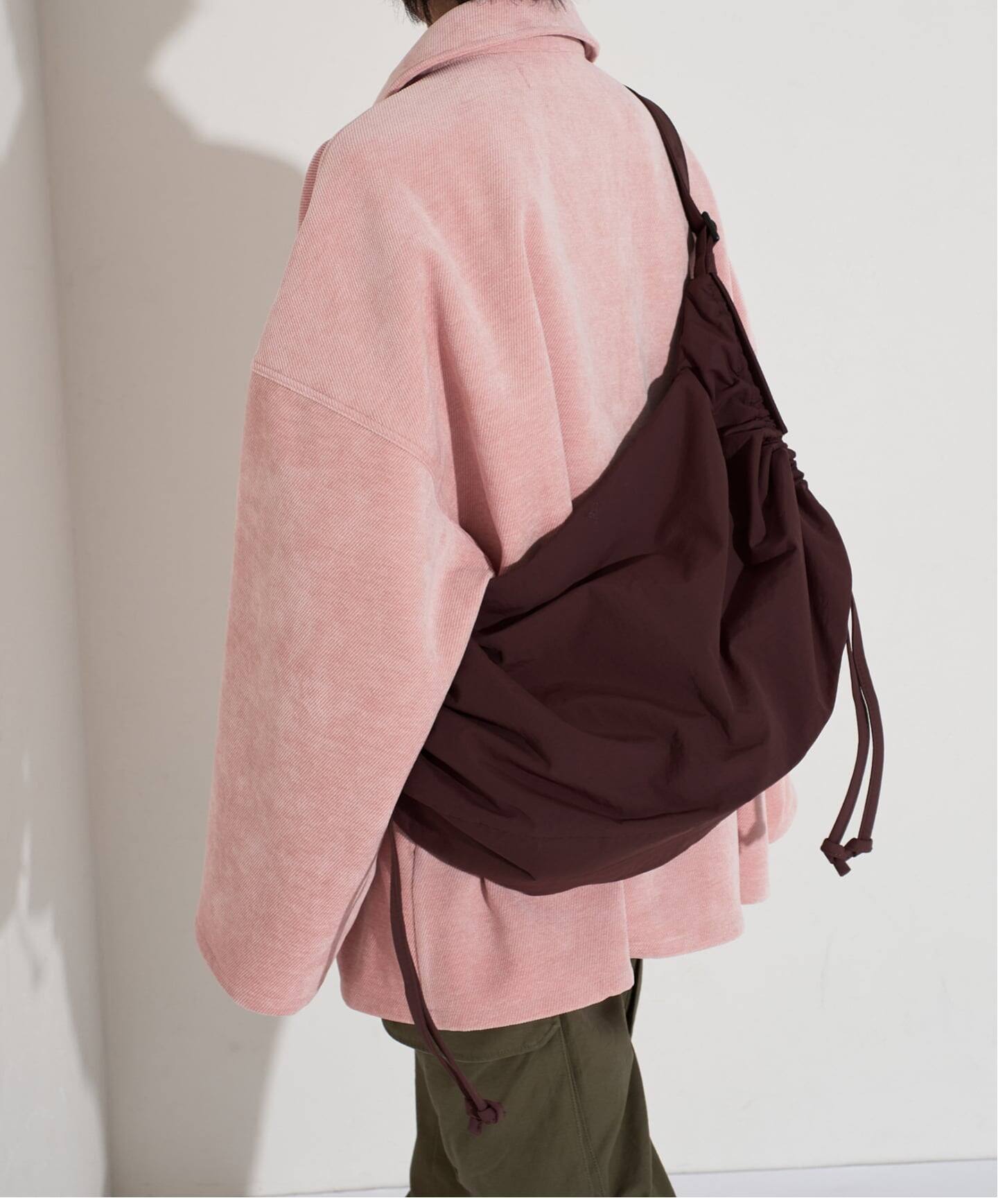 LE VERNIS/ル ベルニ Stomach bag M（ショルダーバッグ）｜GRISE
