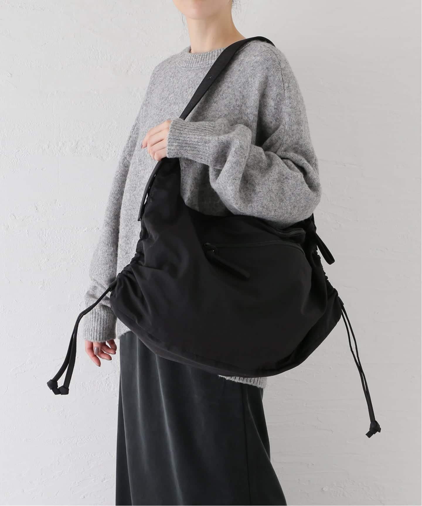 ルタロン（LE TALON）/LE VERNIS/ル ベルニ Stomach bag M LE VERNIS/ル ベルニ Stomach bag M（ショルダーバッグ）｜GRISE