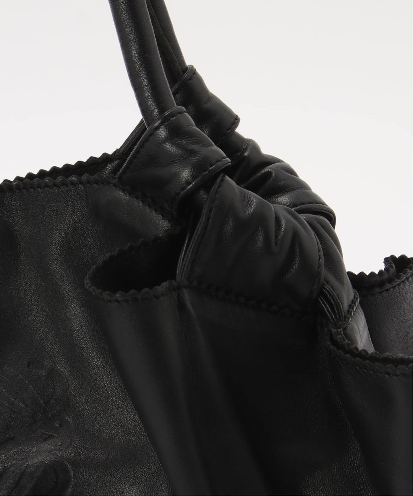 【極美品】LOEWEナッパアイレ ブラック ホック1部保護シール付き LOEWE/ロエベ】 ナッパアイレ ハンドバッグ/ラムレザー ブラック