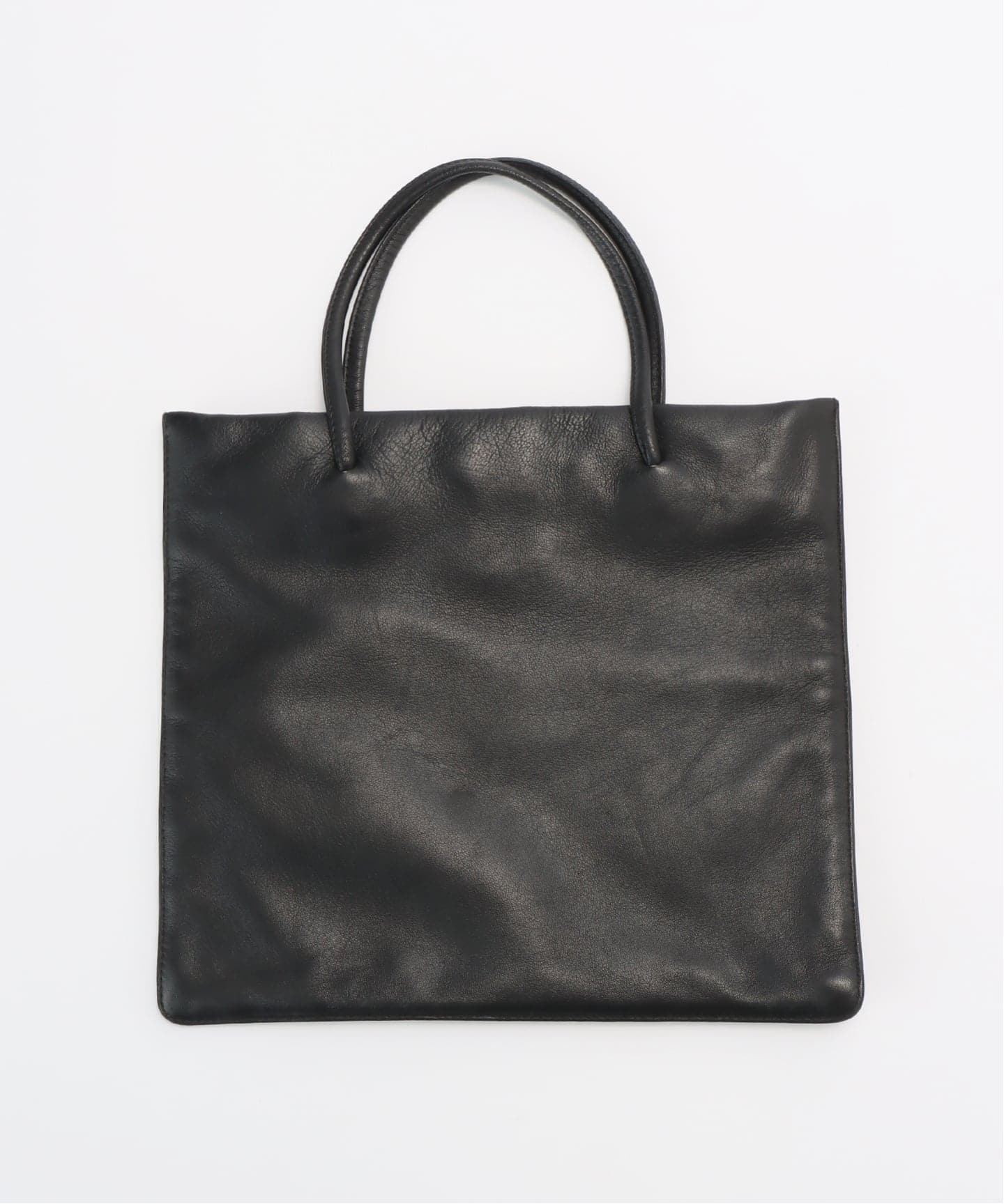 LOEWE ラッカー仕上げ ハンドバッグ Loewe Handbag: Refined Black Leather
