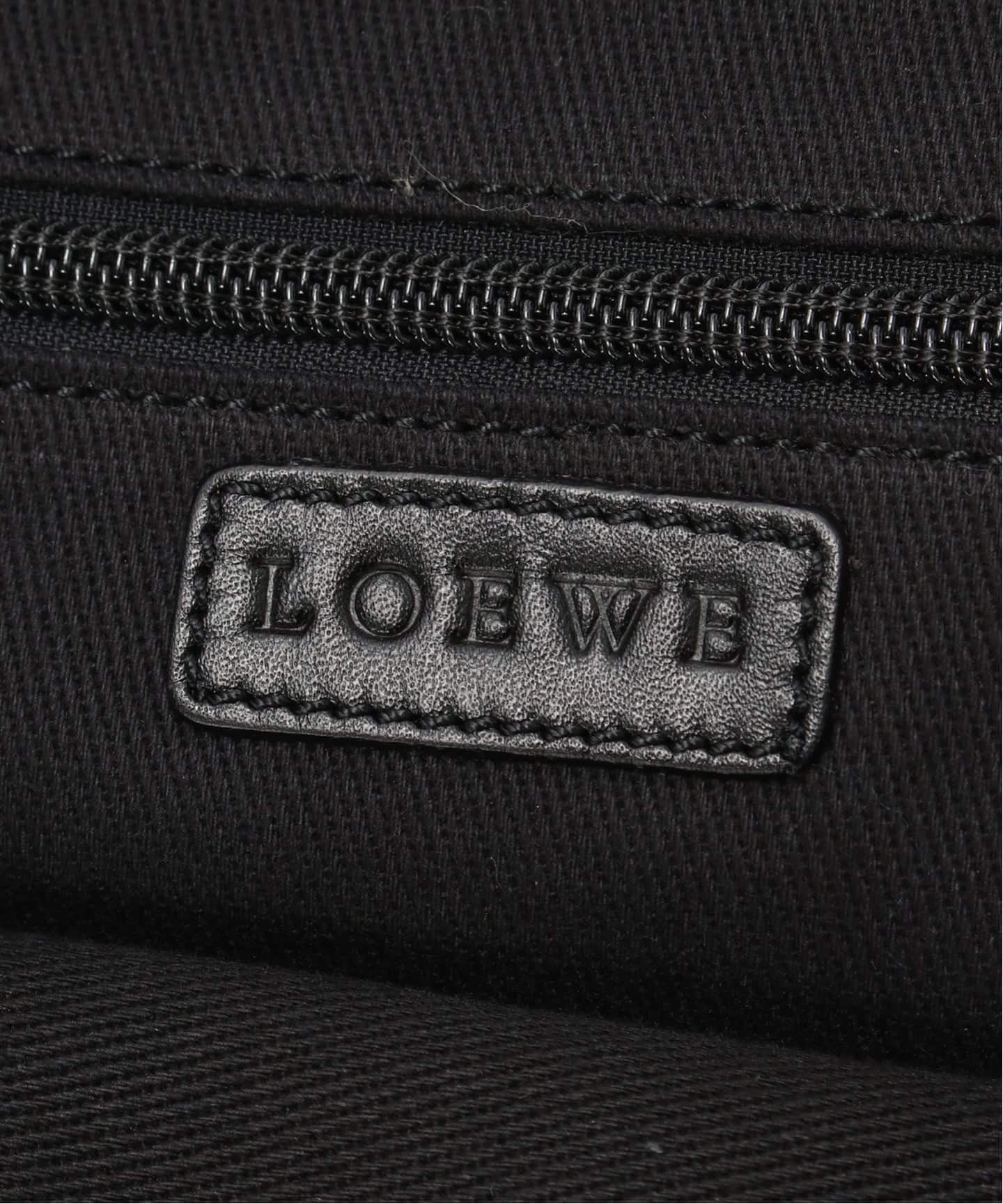 美品【LOEWE】ブラック サテン ロゴ ANAGRAM ハンドバック LOEWE Vintage black anagram logo soft leather square tote