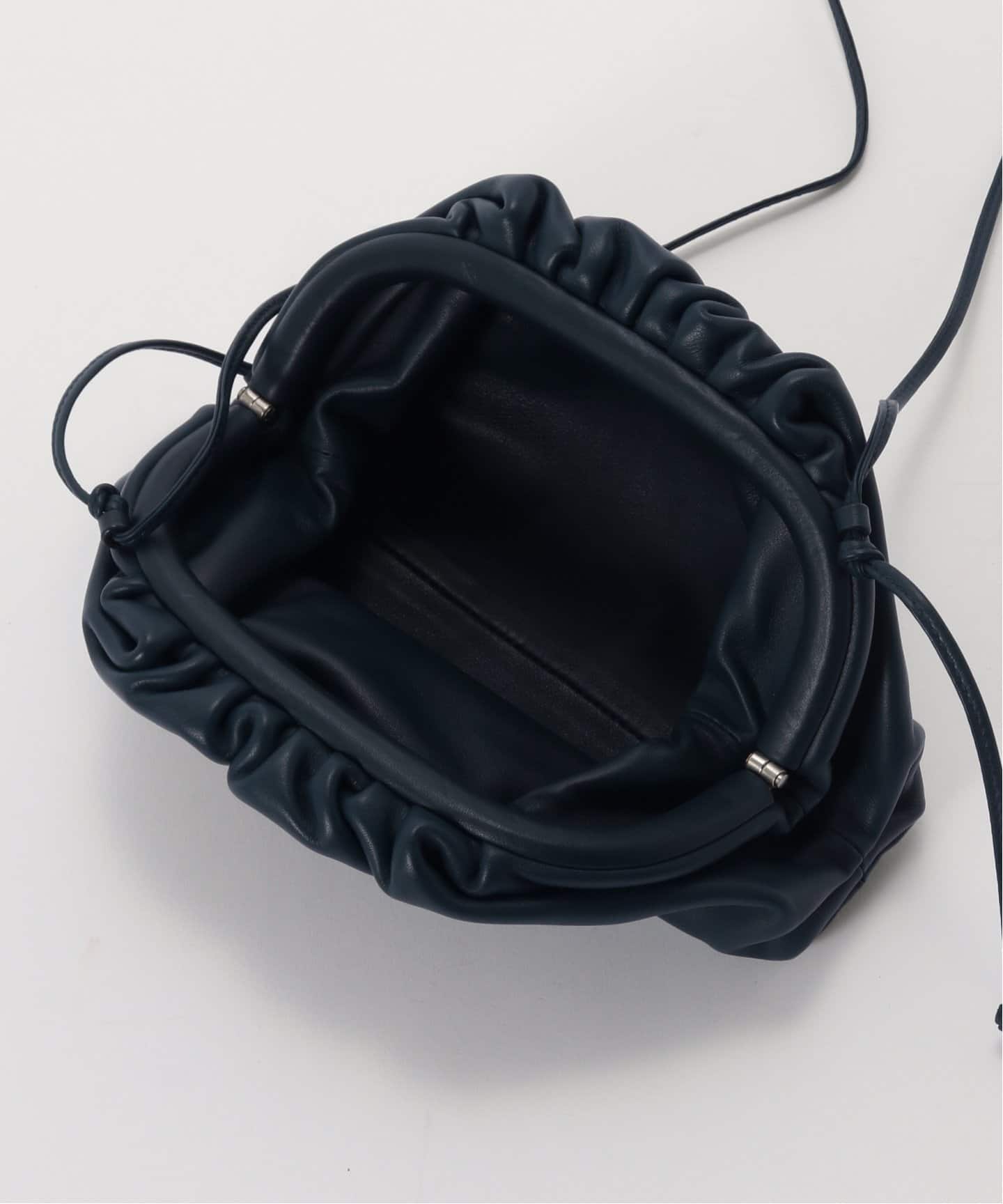 ボッテガヴェネタ黒ショルダーバッグ MINI THE POUCH BOTTEGA VENETA/ボッテガ ヴェネタ】The pouch mini（ショルダー