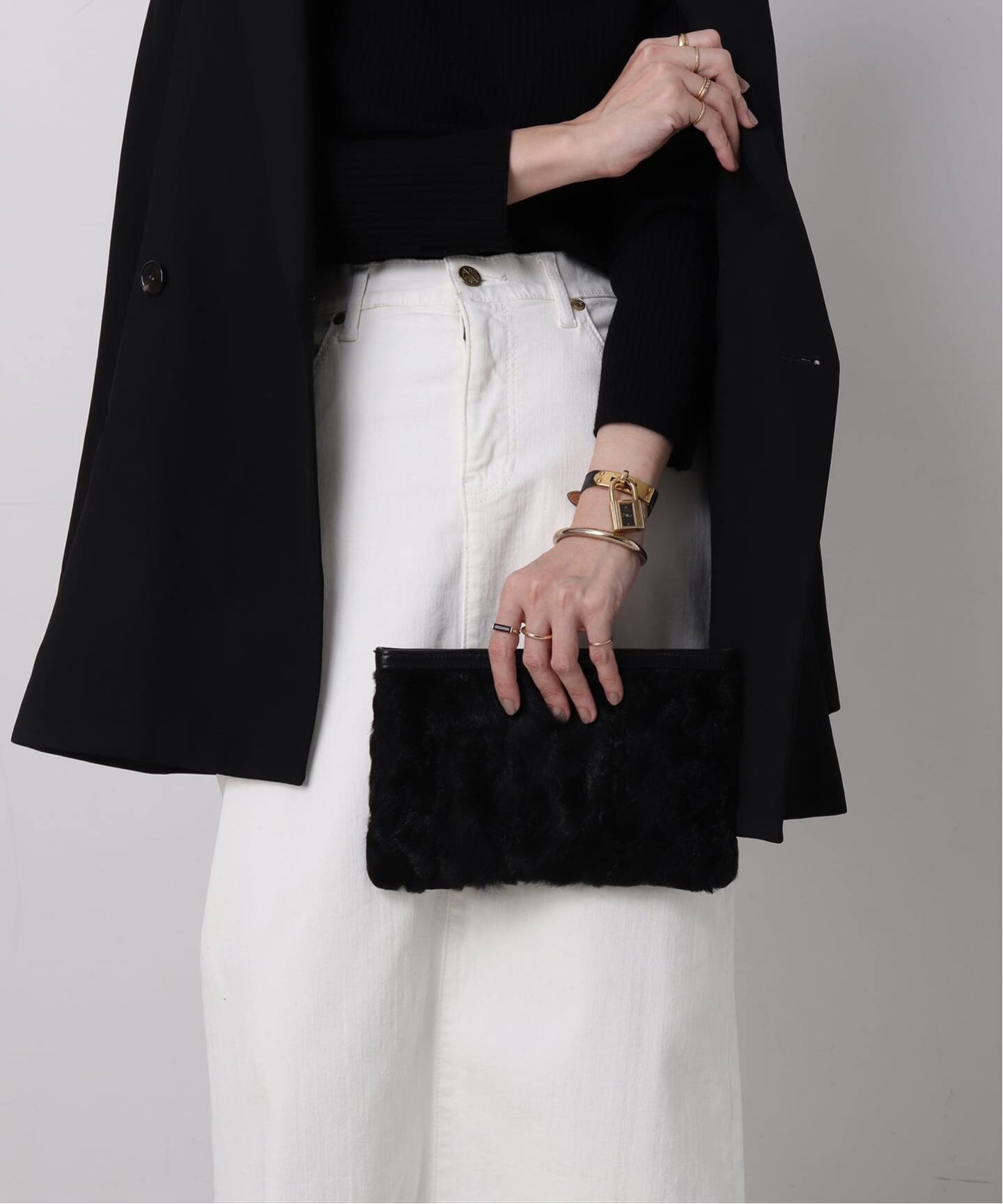 LOEWE ブラック クラッチバッグ 難あり LOEWE ブラック クラッチバッグ 難あり ブラック（黒）系 LOEWE