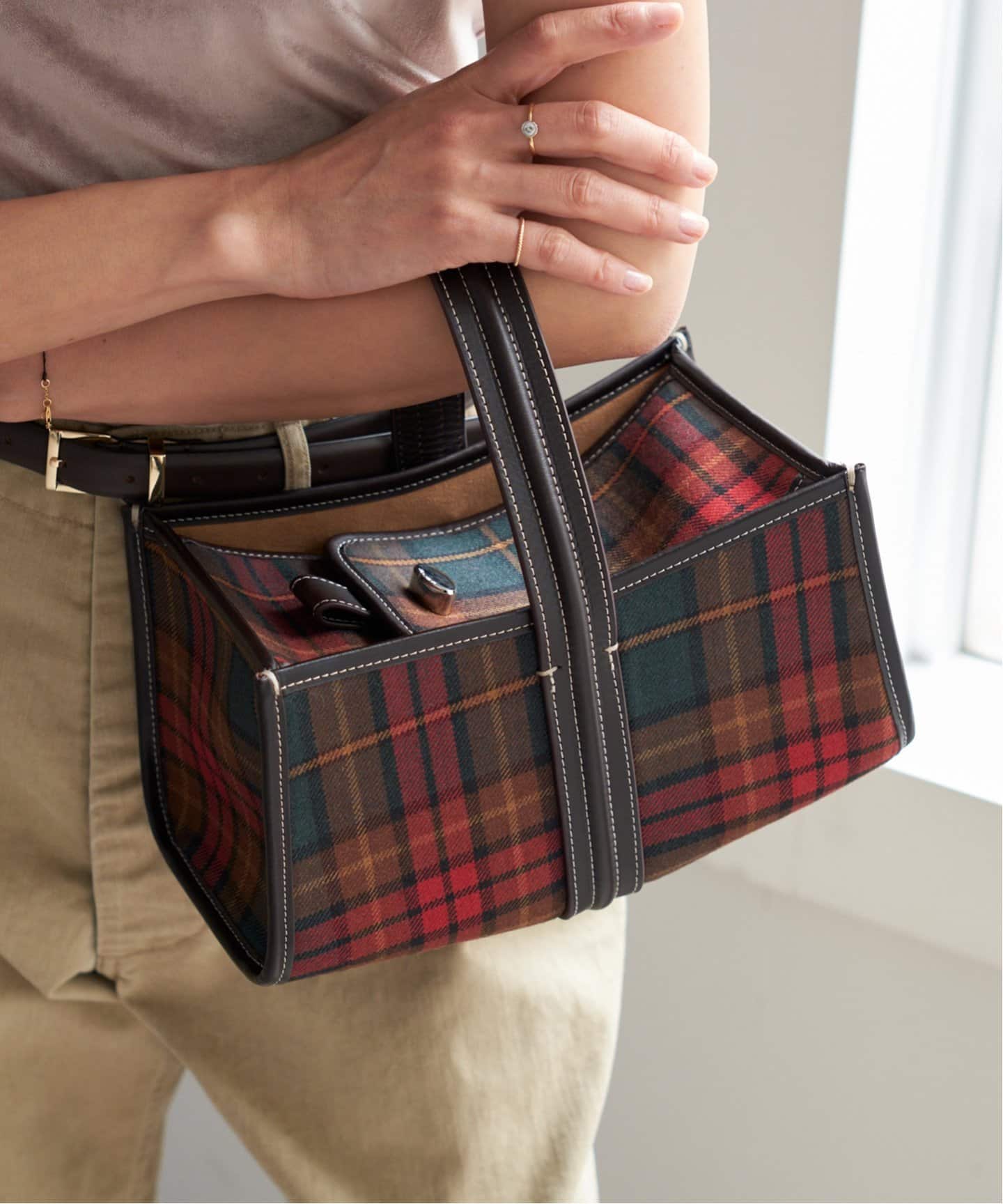 A VACATION/ア ヴァケーション SEE SAW BAG CAVAN（ハンドバッグ