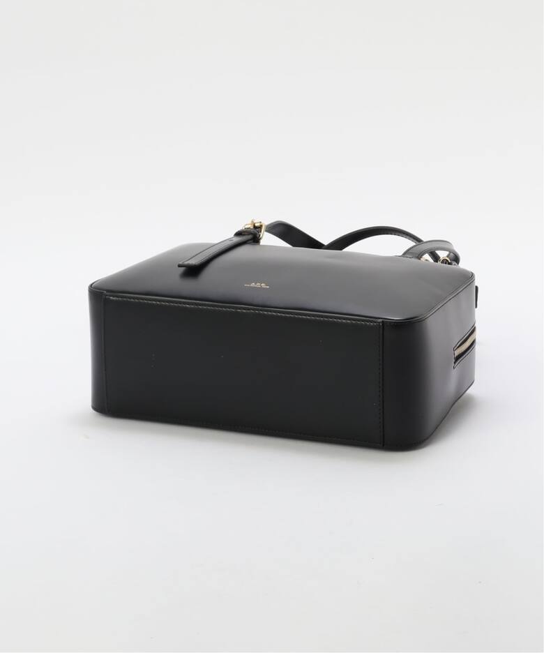 A.P.C./アーペーセー SAC VIRGINIE BOX-CUIR LISSE ET FIN バッグ 