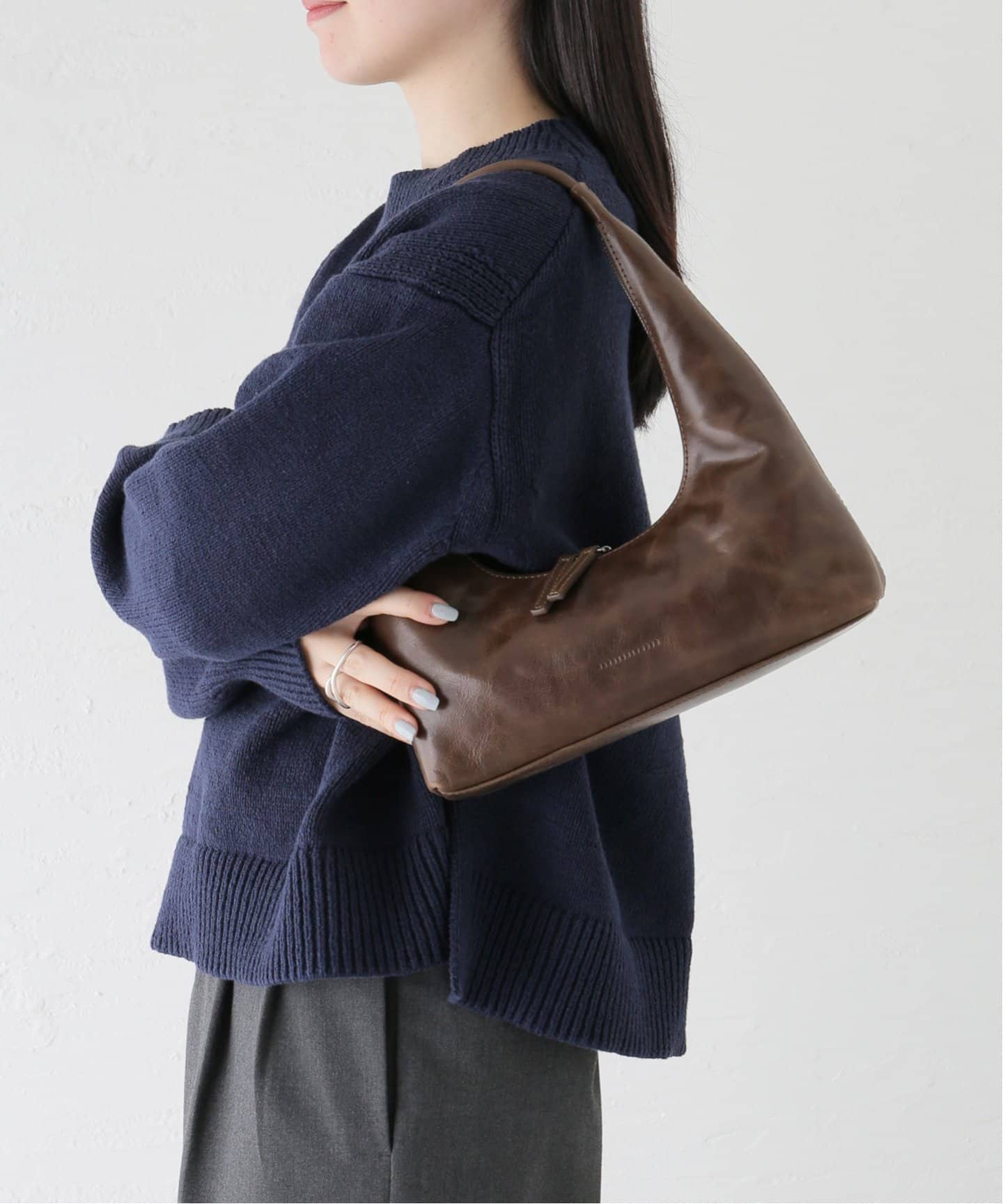 マージシャーウッド MARGE SHERWOOD ロゴレザーショルダーバッグ レディース MARGE SHERWOOD】 BELTED HOBO BAG/追跡付 (MARGE SHERWOOD/ショルダー