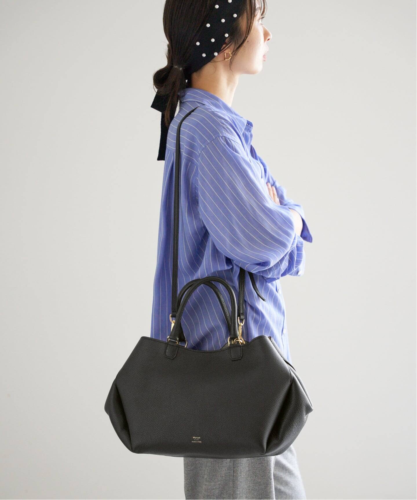 Manuel MILANO/マニュエルミラノ フォルムレザーMIDI BAG バッグ 6367