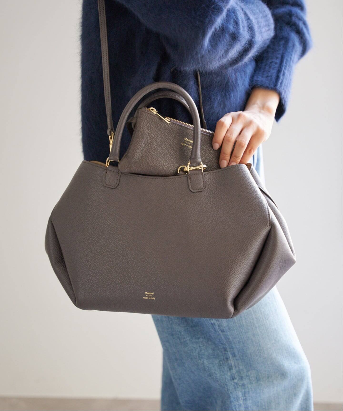 予約》Manuel MILANO/マニュエルミラノ フォルムレザーMIDI BAG